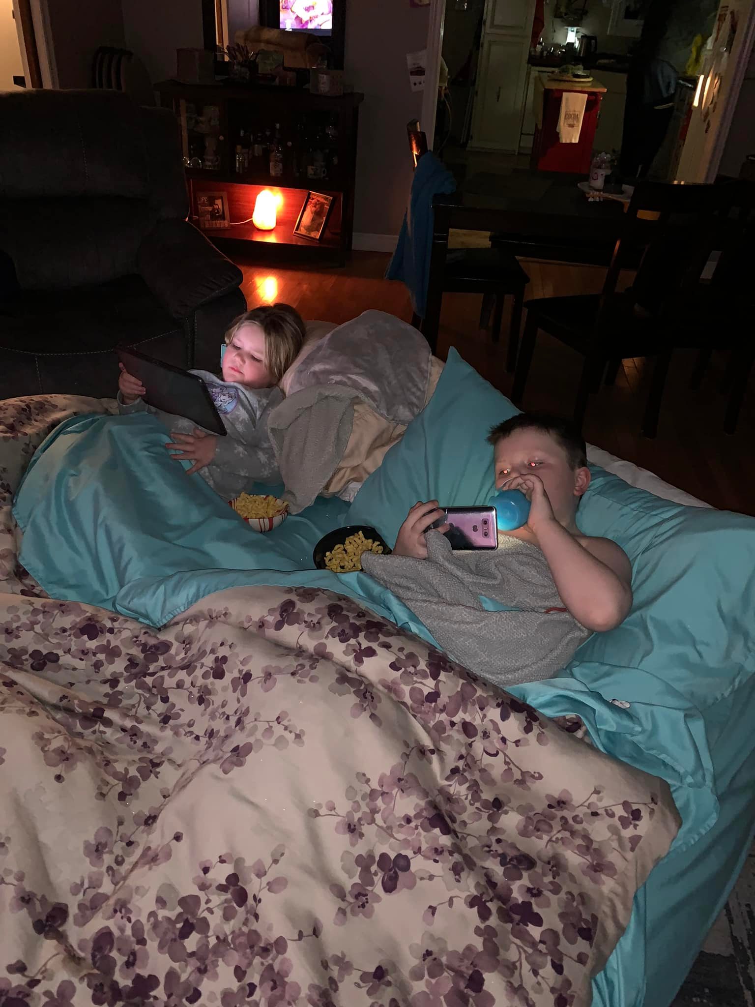 Sleepover さん専用 1970s themed sleepover with homemade tent and popcorn