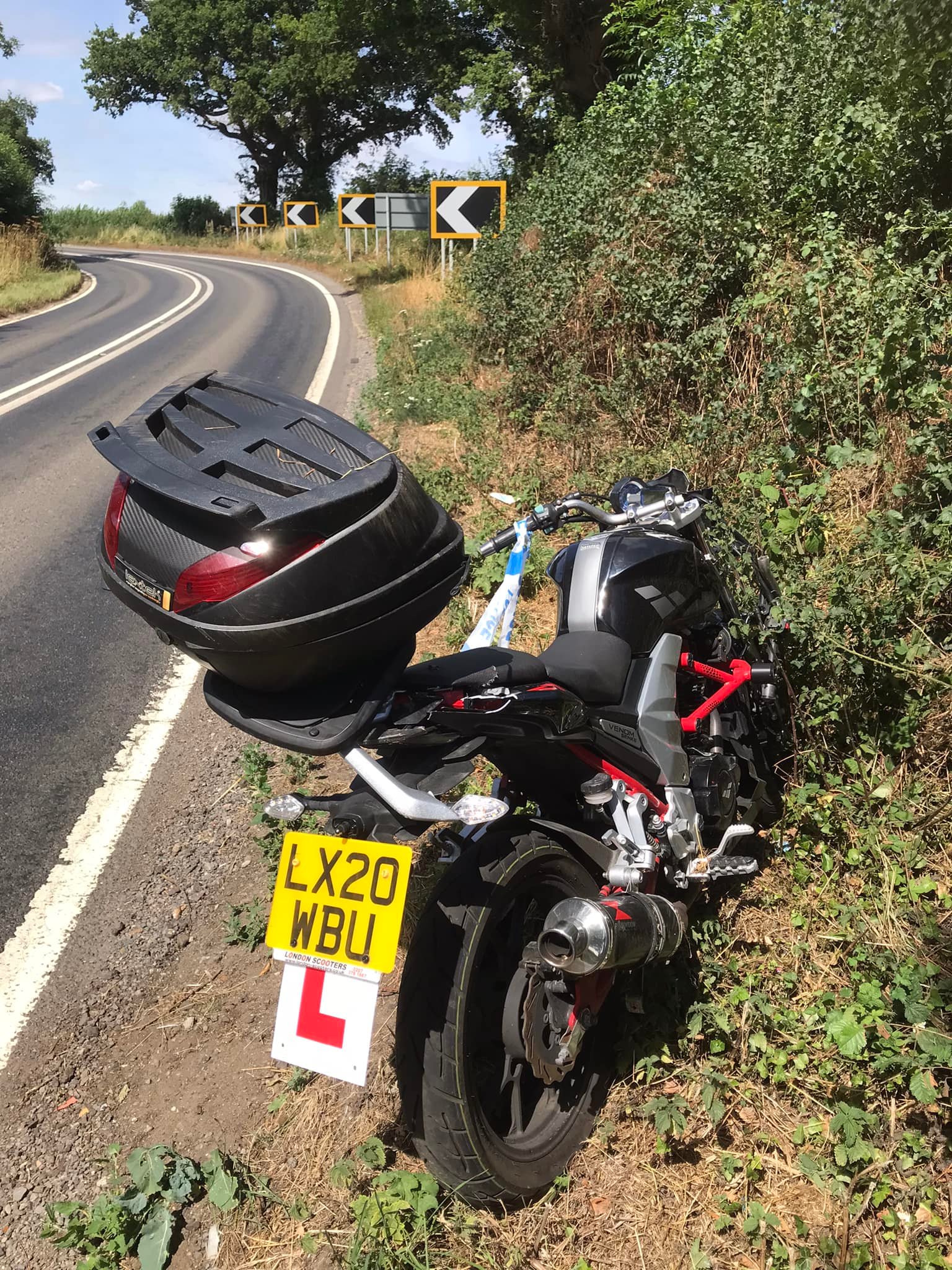 Banbury Info | A422 from banbury to farthinghoe is boarded off, Police ...