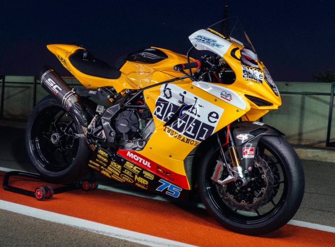 MV Agusta F3 with SC-Project 3-1 SC1-R full exhaust Bikedevil
