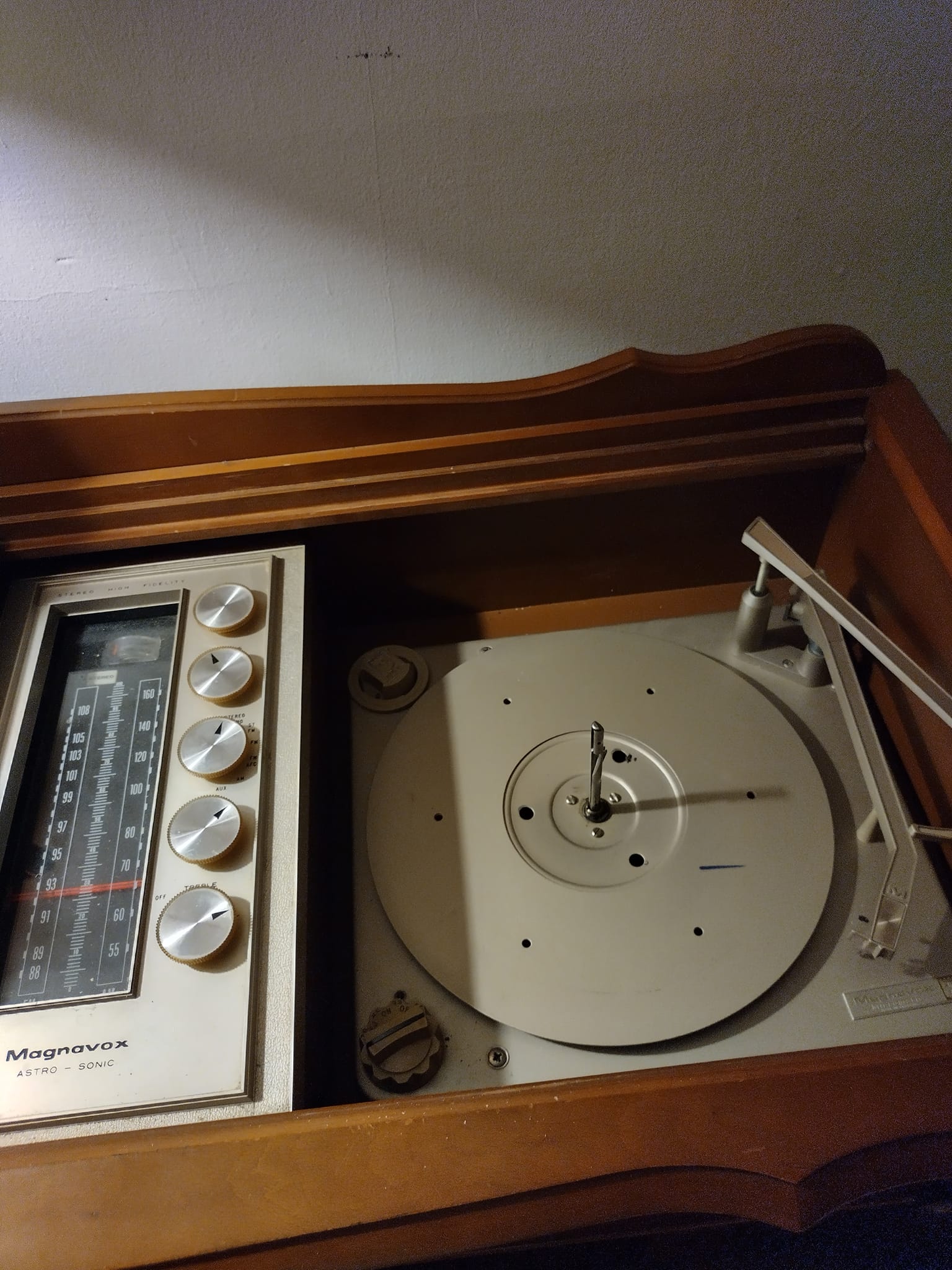 Magnavox 1K8869 8-track player found for Astro-Sonic console