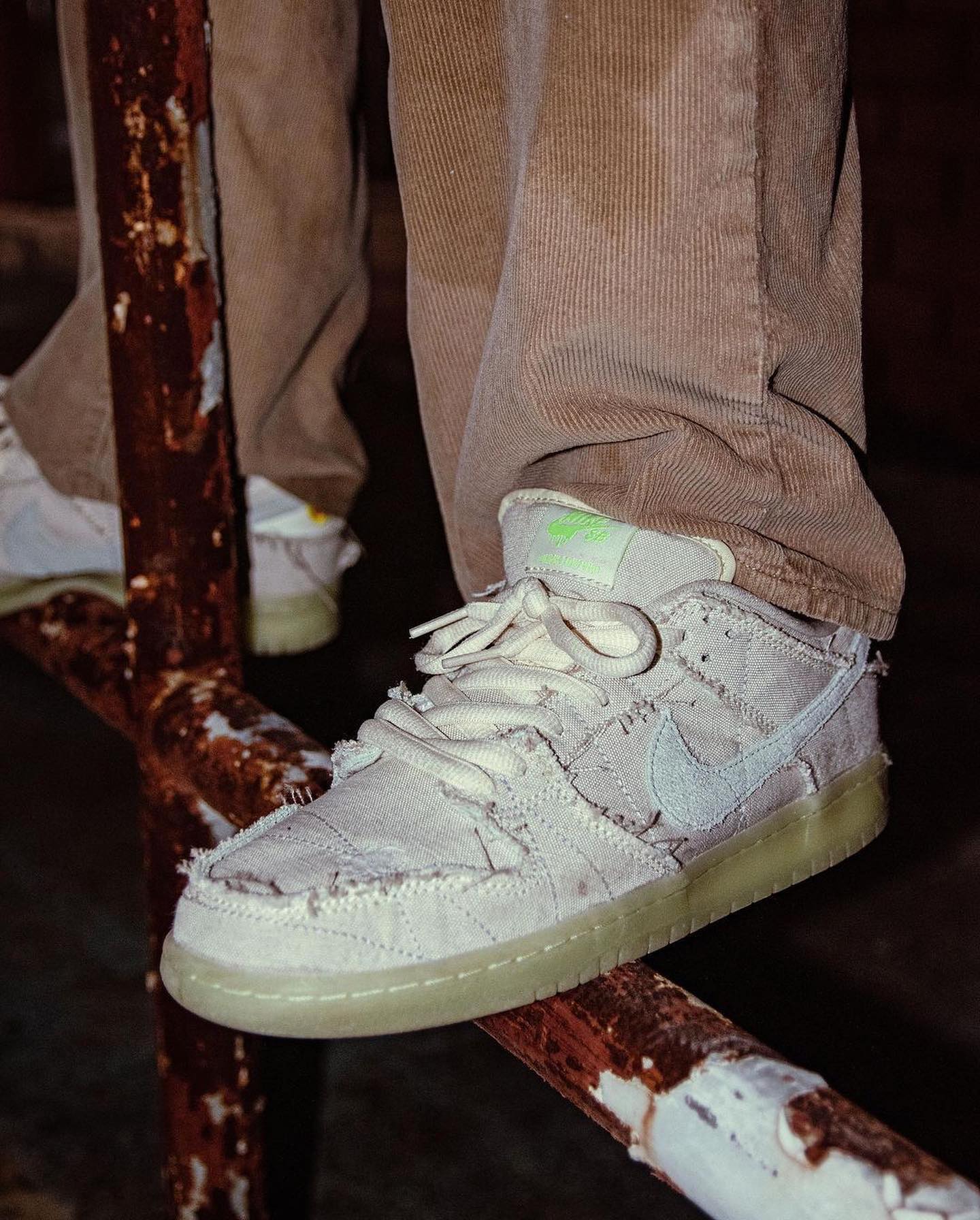 On-foot with the Nike SB Dunk Low “Mummy” ? ?: @drifthouseskate