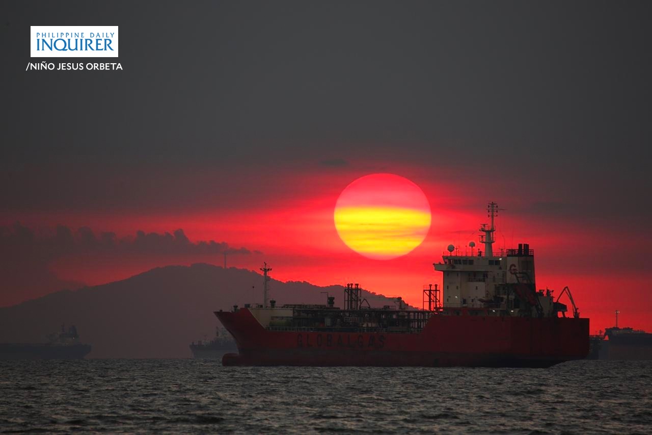 INQUIRER.net - LOOK: Shades of red, blue and orange paint...