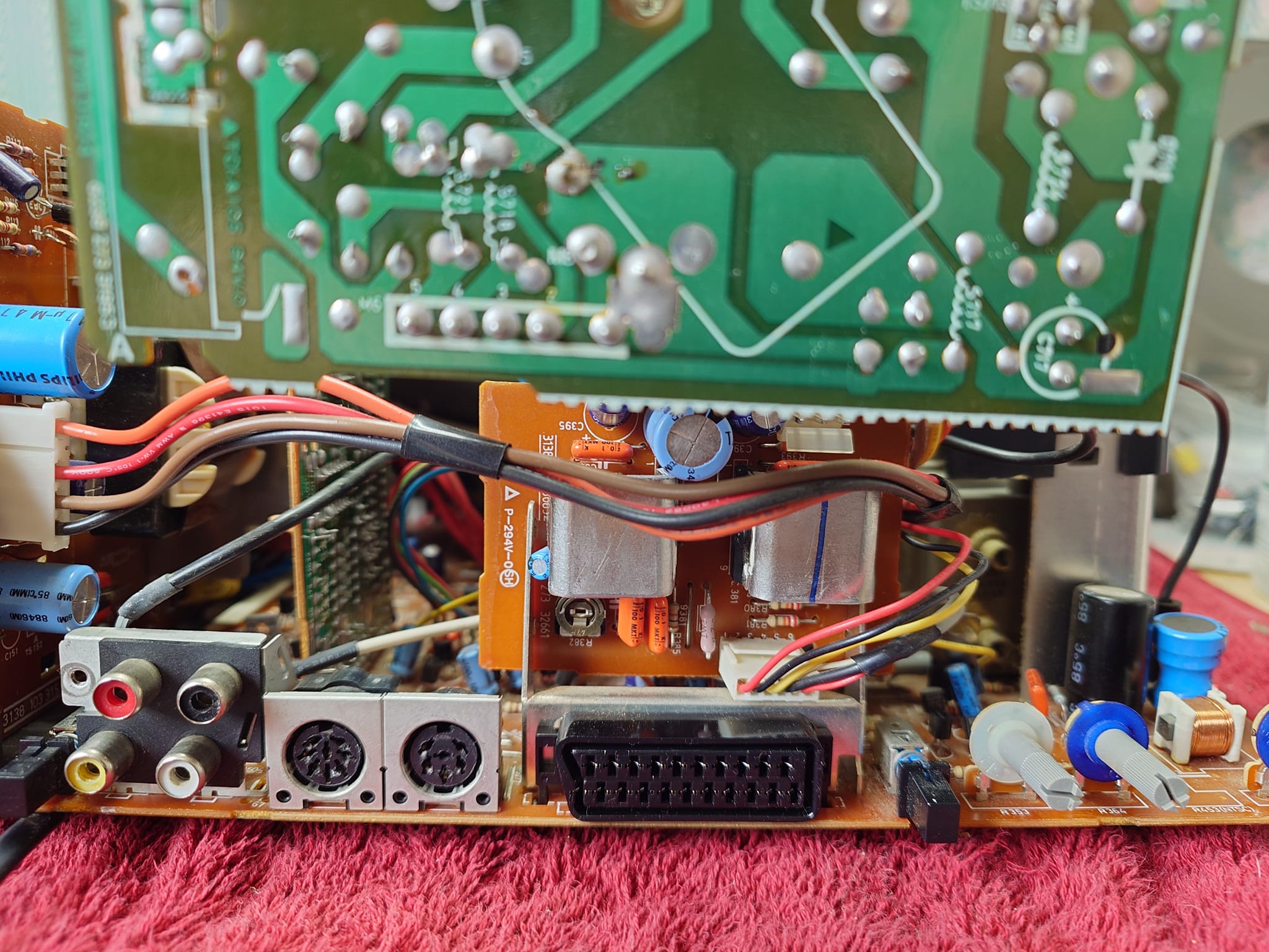 Commodore 1084s with RGB SCART installation