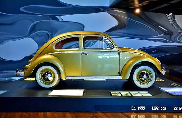 Why does a 1955 Beetle model have a gold paint job?