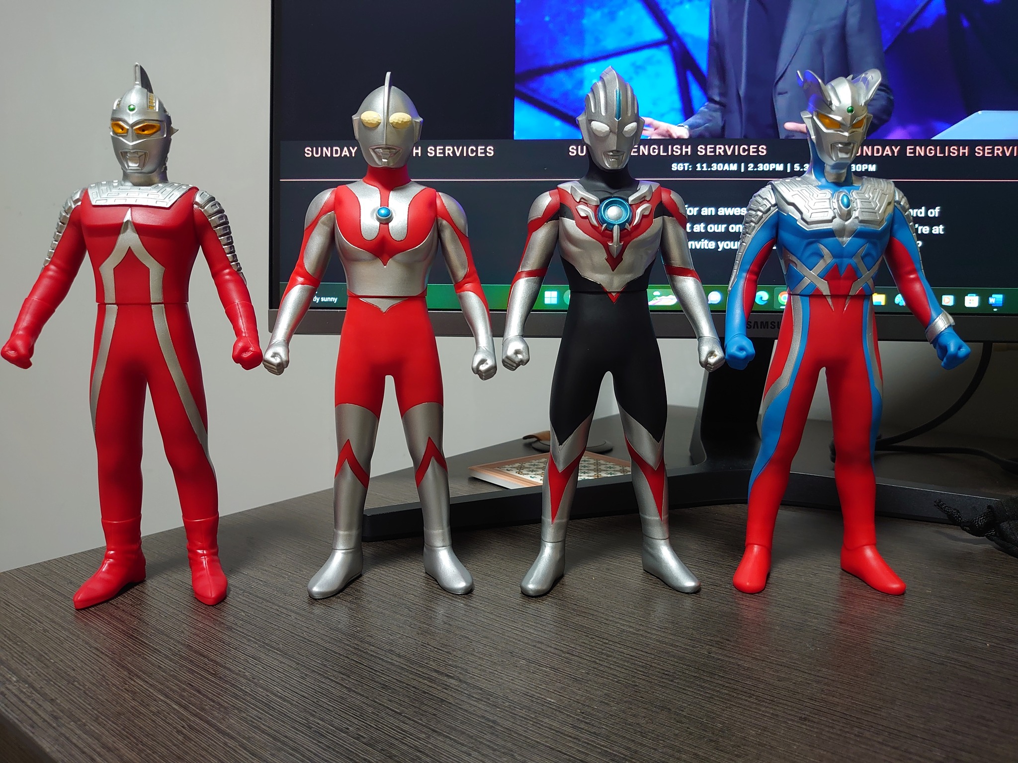 ULTRAMAN ULTRA SEVEN: DINO TANK 🔥 - Authentic Bandai with