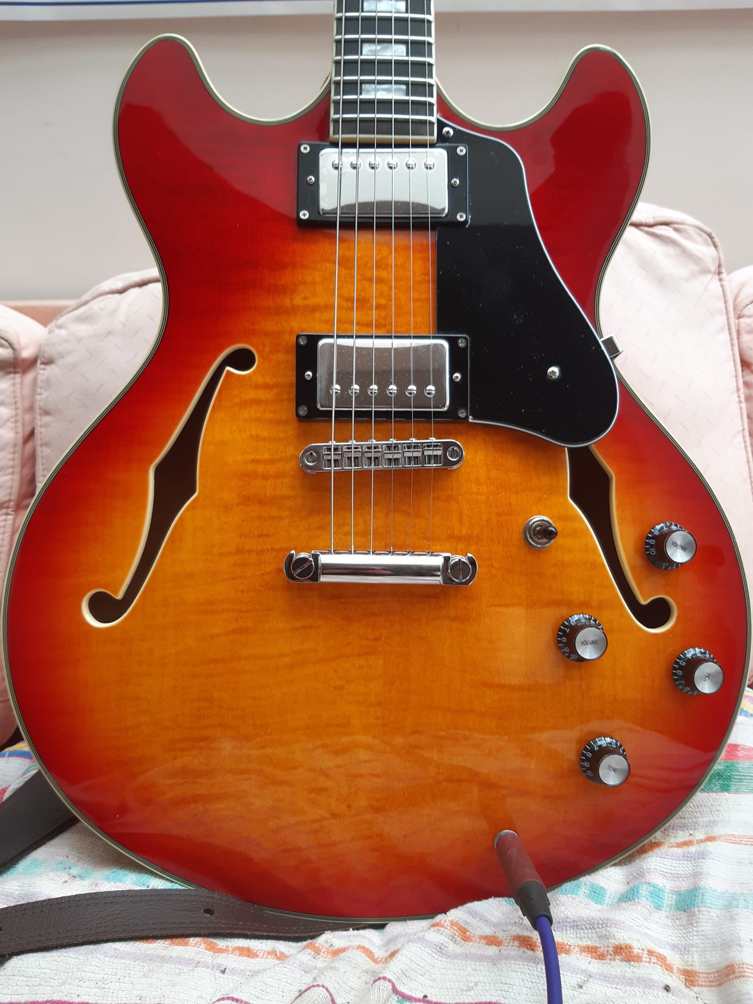 I recently bought a Cherry Sunburst H7 on spec from Andertons