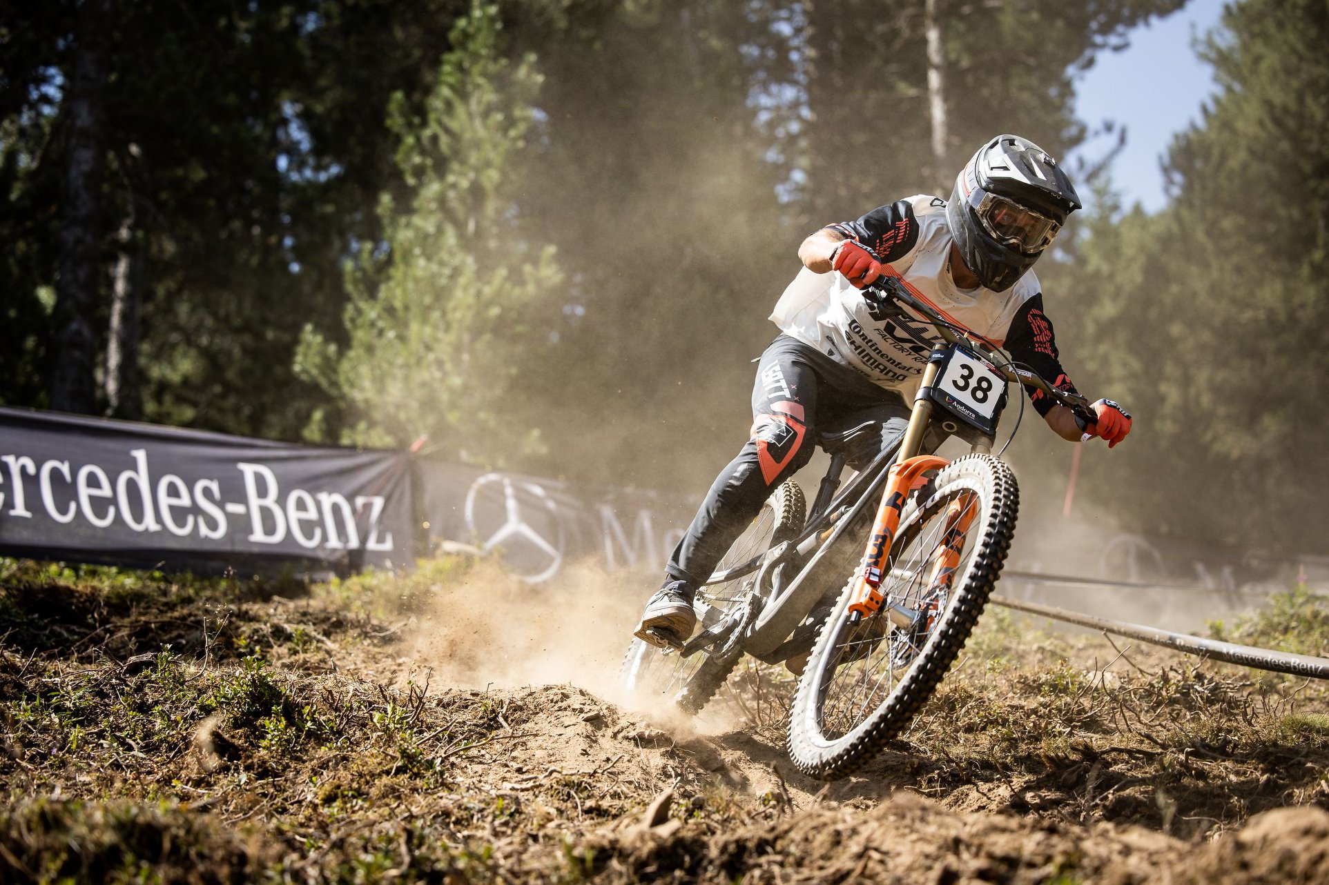 The Pivot Factory Racing Team had a... - Leatt Protectives | Facebook