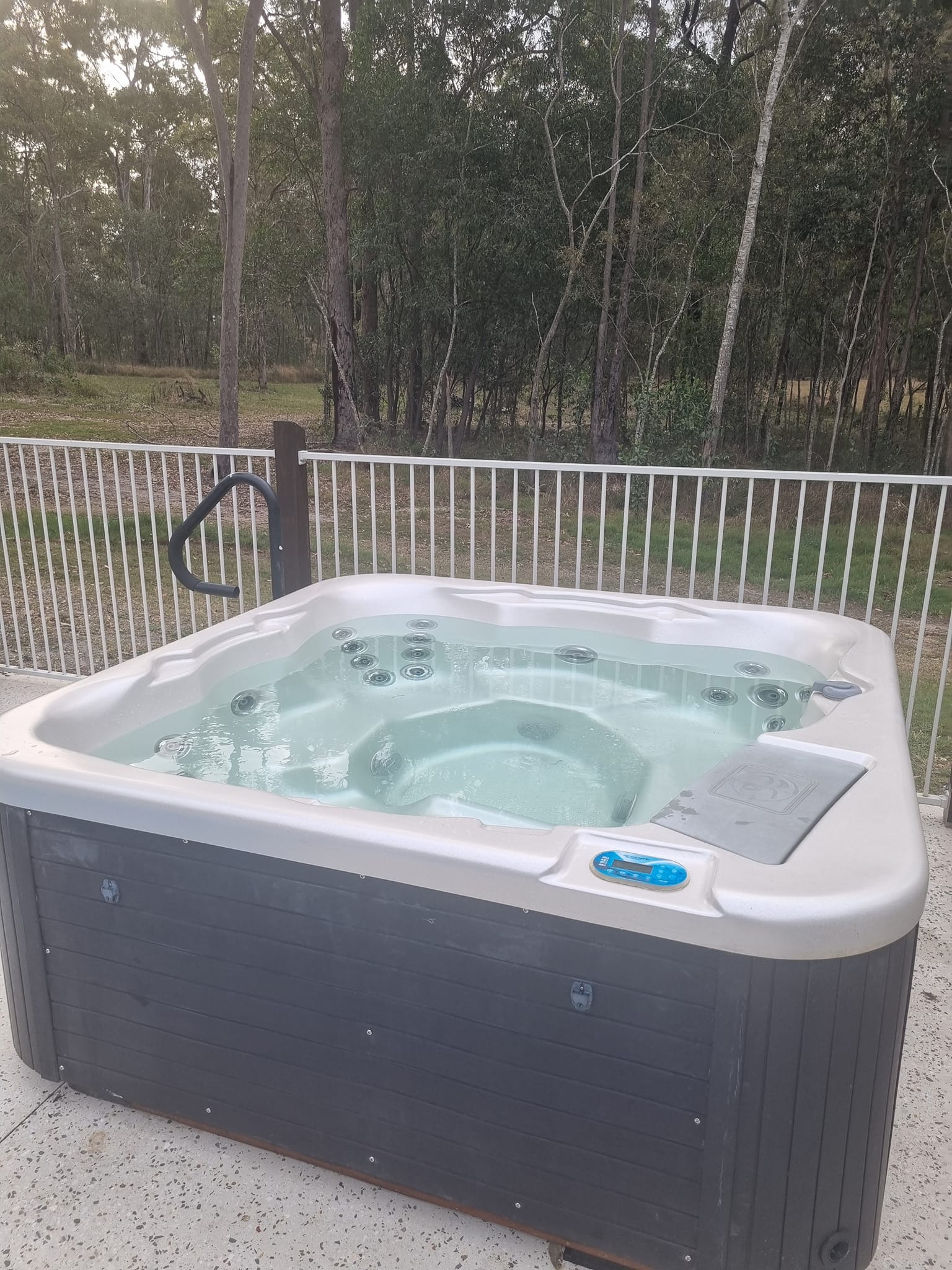 What is the best way to cover a spa to make it rain and pollen tight