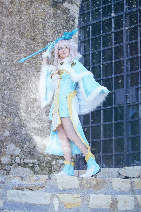 Ragnarok Online - High Wizards rise up!! This cosplay is extremely ...