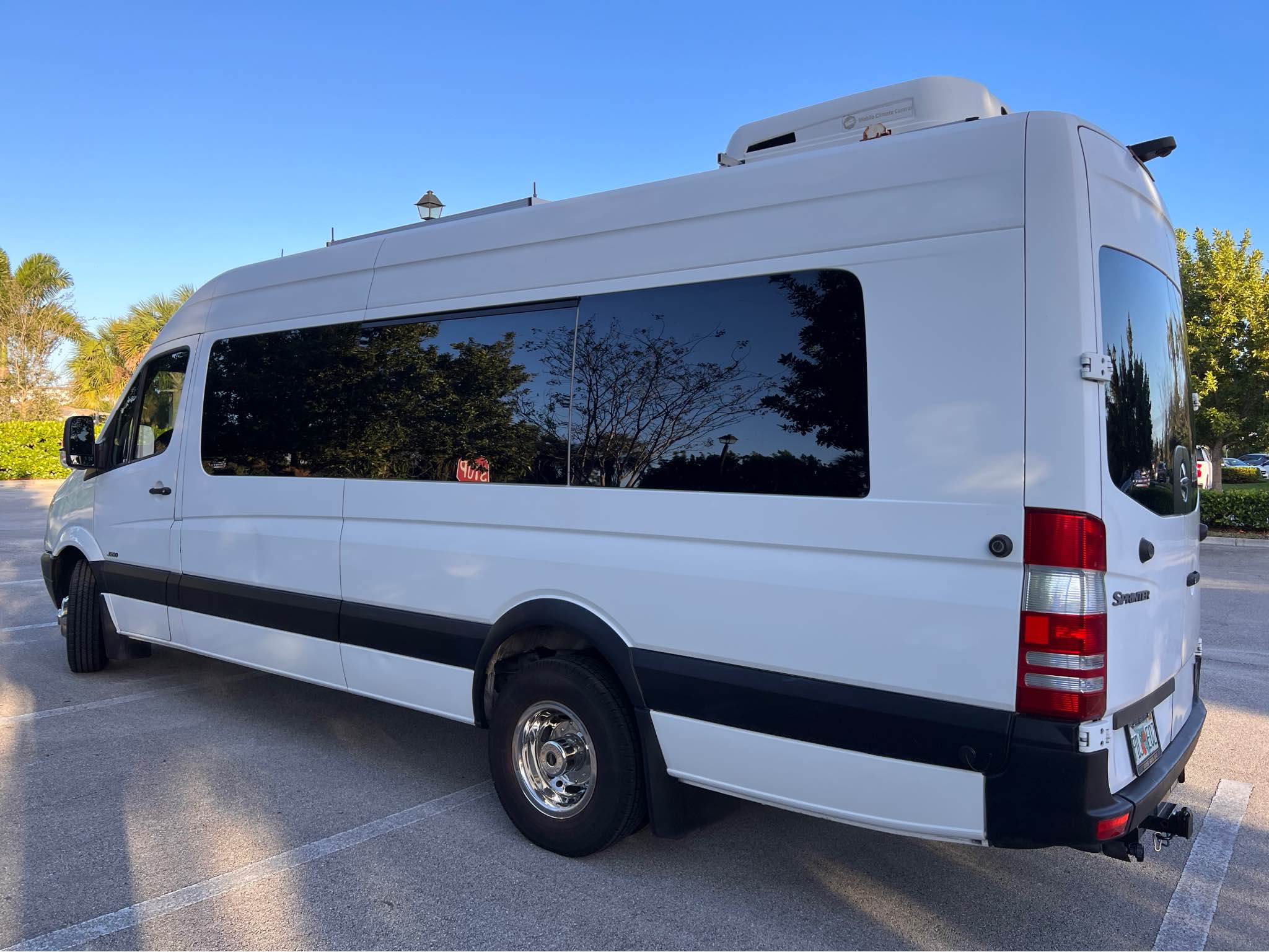 2009 Mercedes-Benz sprinter 3500 travel van