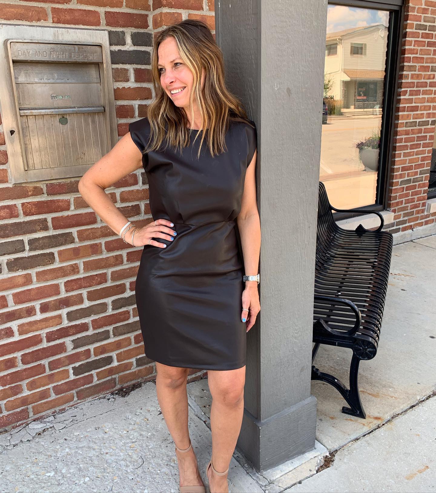 bb dakota leather dress Stylish brown faux shirt from by Steve Madden. This size S dress has a button-down front, long sleeves with button cuffs, and a matching tie belt. It features Pinafore dress