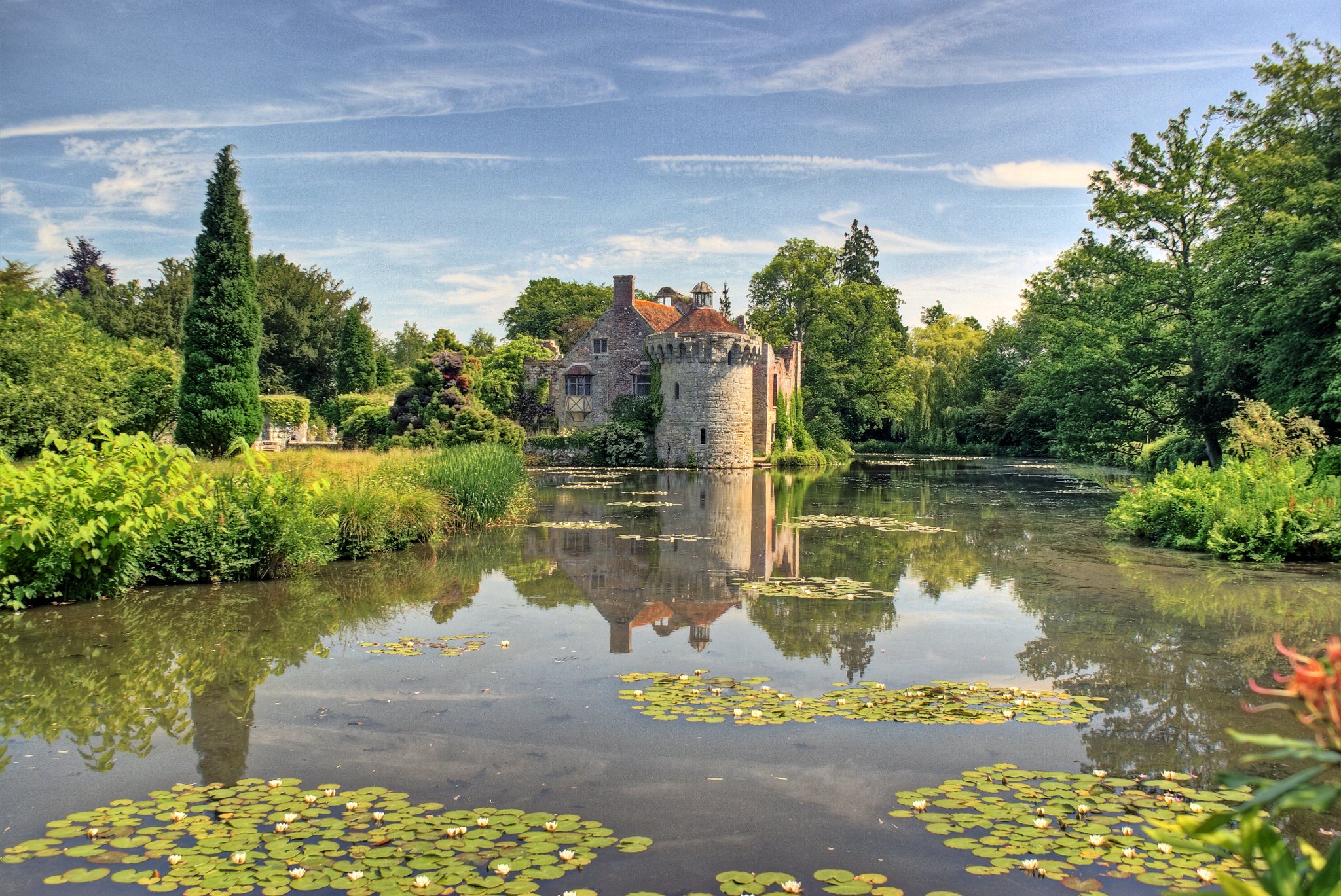 Scotney Castle, Kent A country house, romantic garden, 14th