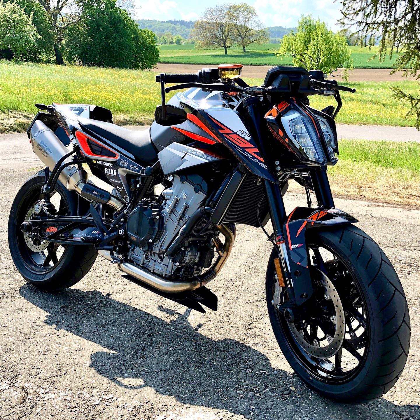 KTM 790 DUKE with SC-Project SC1-R titanium exhaust (Euro4 street 