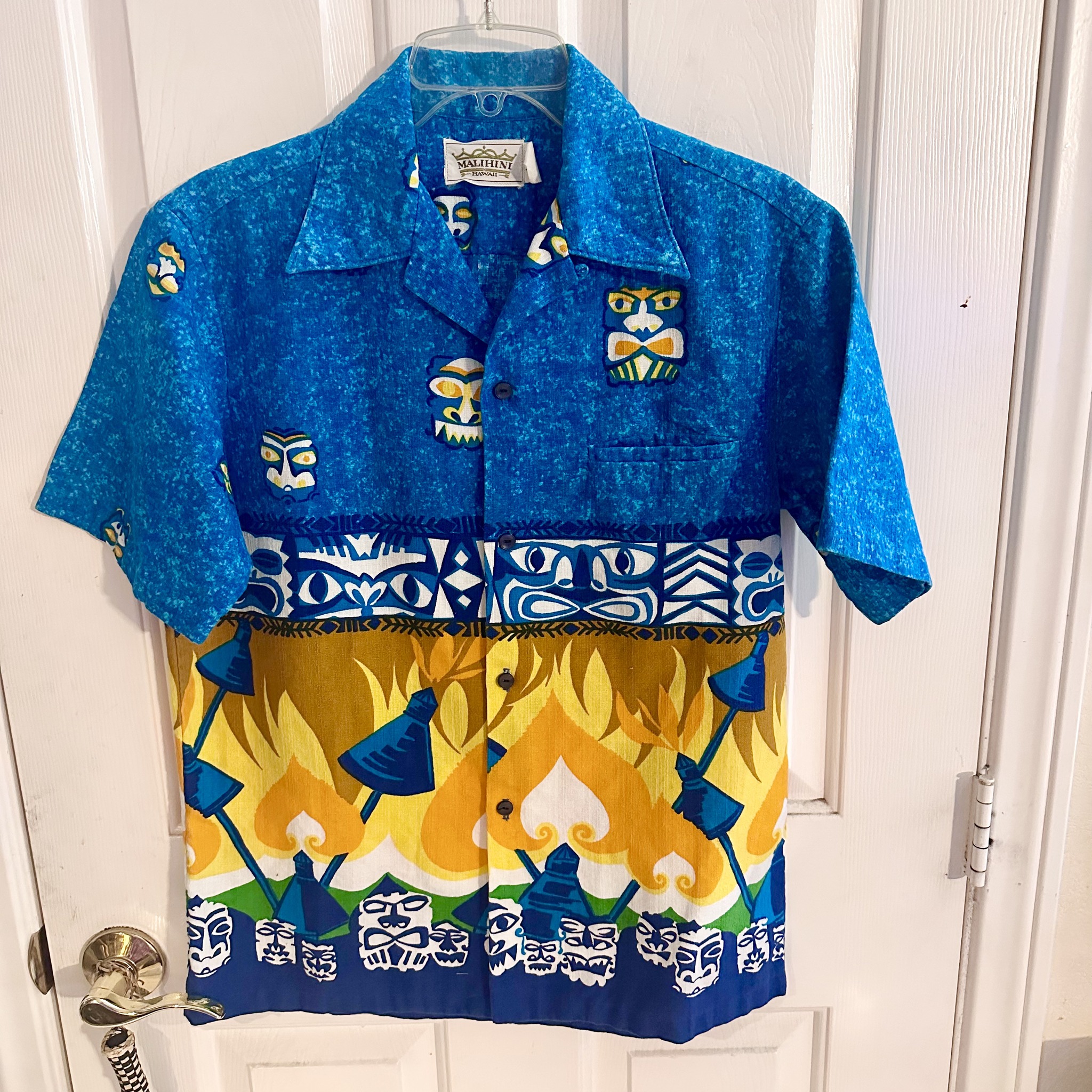 Vintage 70s/80s Hawaiian Tiki Torch Shirt for Sale display picture 1
