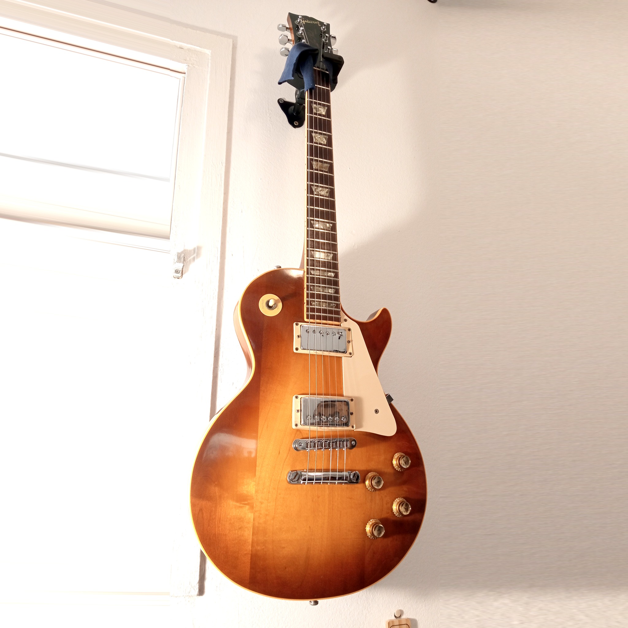 What model is this 1975 Guyatone guitar?