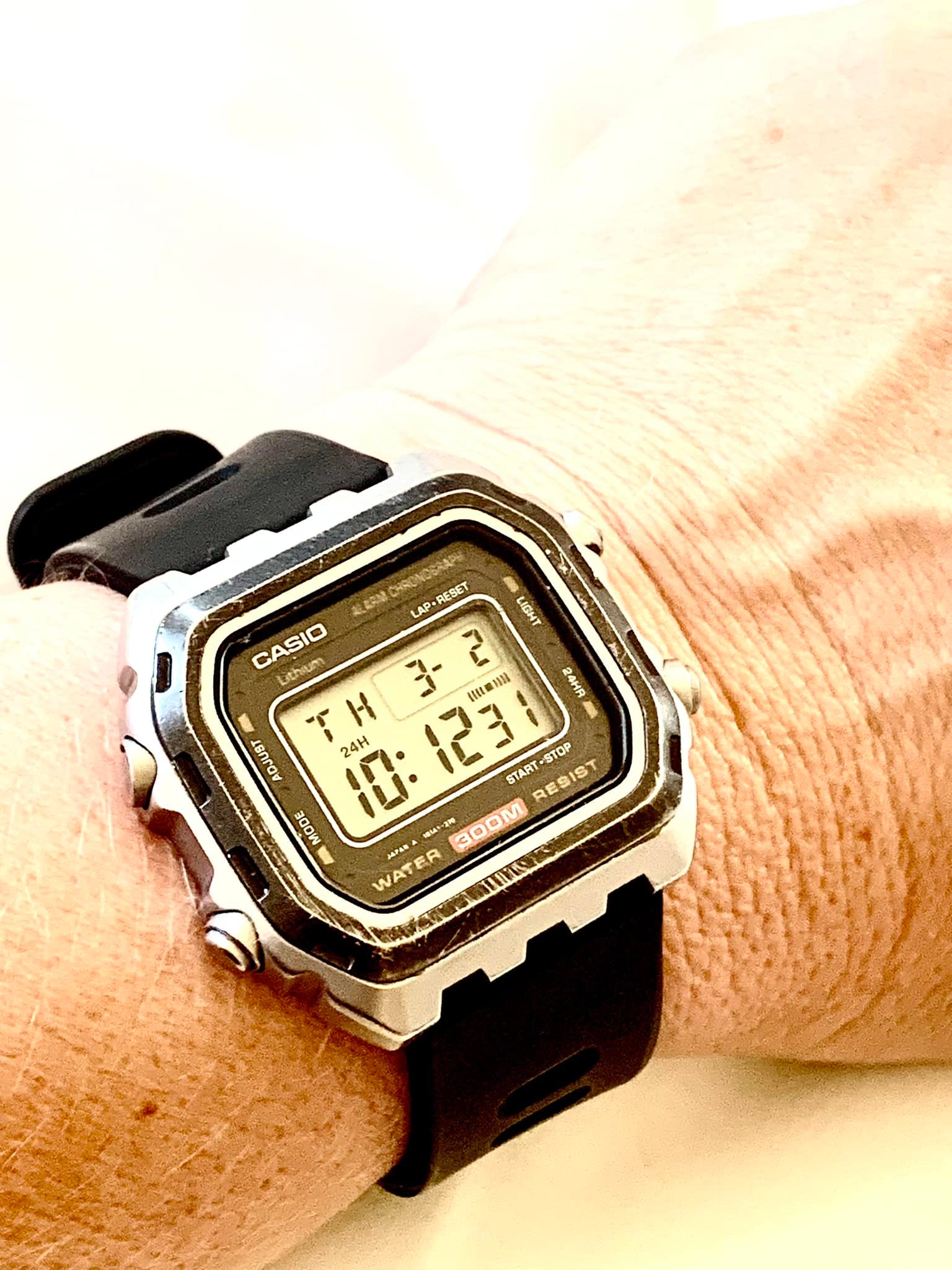 Vintage Casio DW-3000 digital diver watch for sale