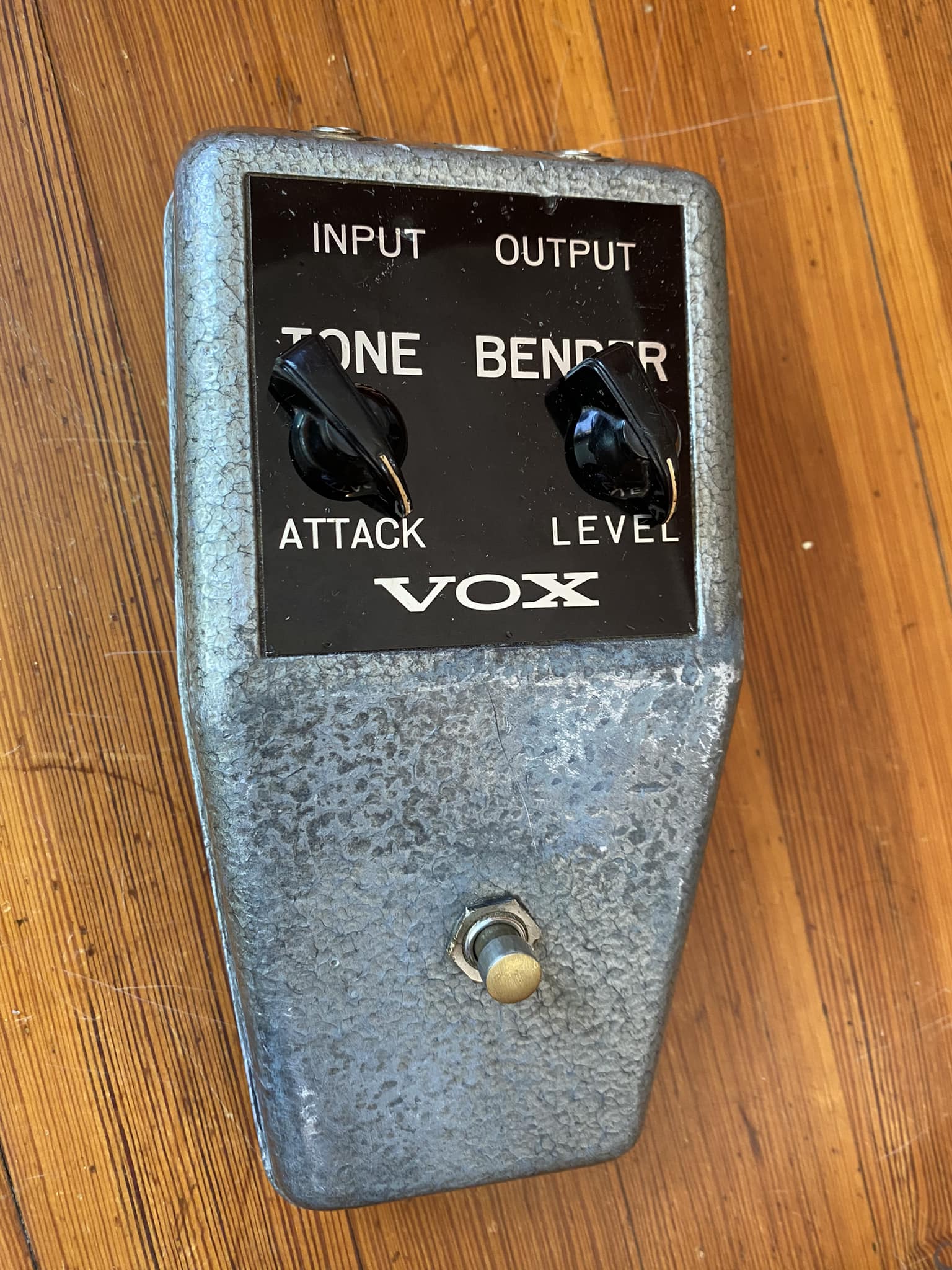Played by the likes of Jimmy Page and Jimi Hendrix, this pedal