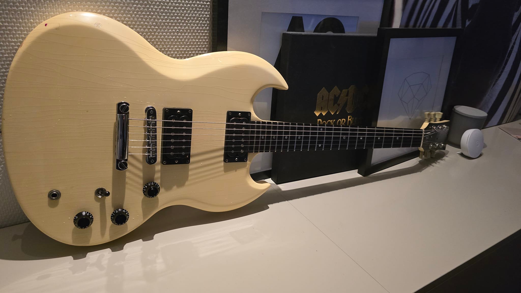 1990 SG Special in white (ish)