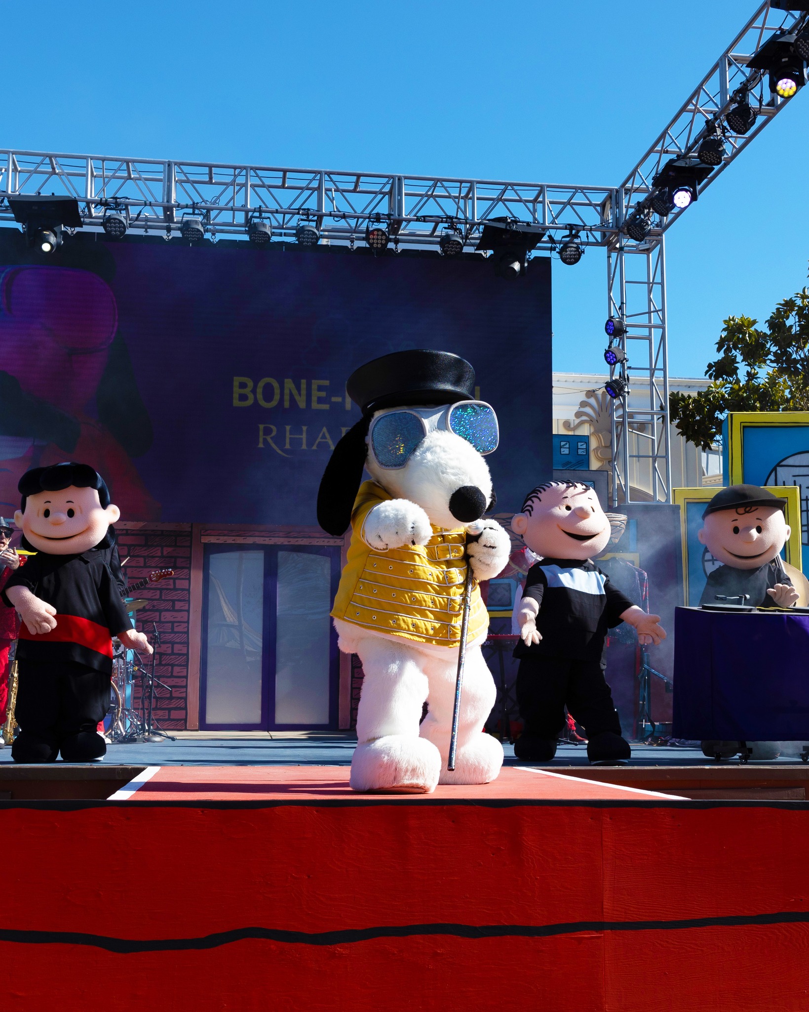 🎷Snoopy's Legendary Rooftop... - California's Great America