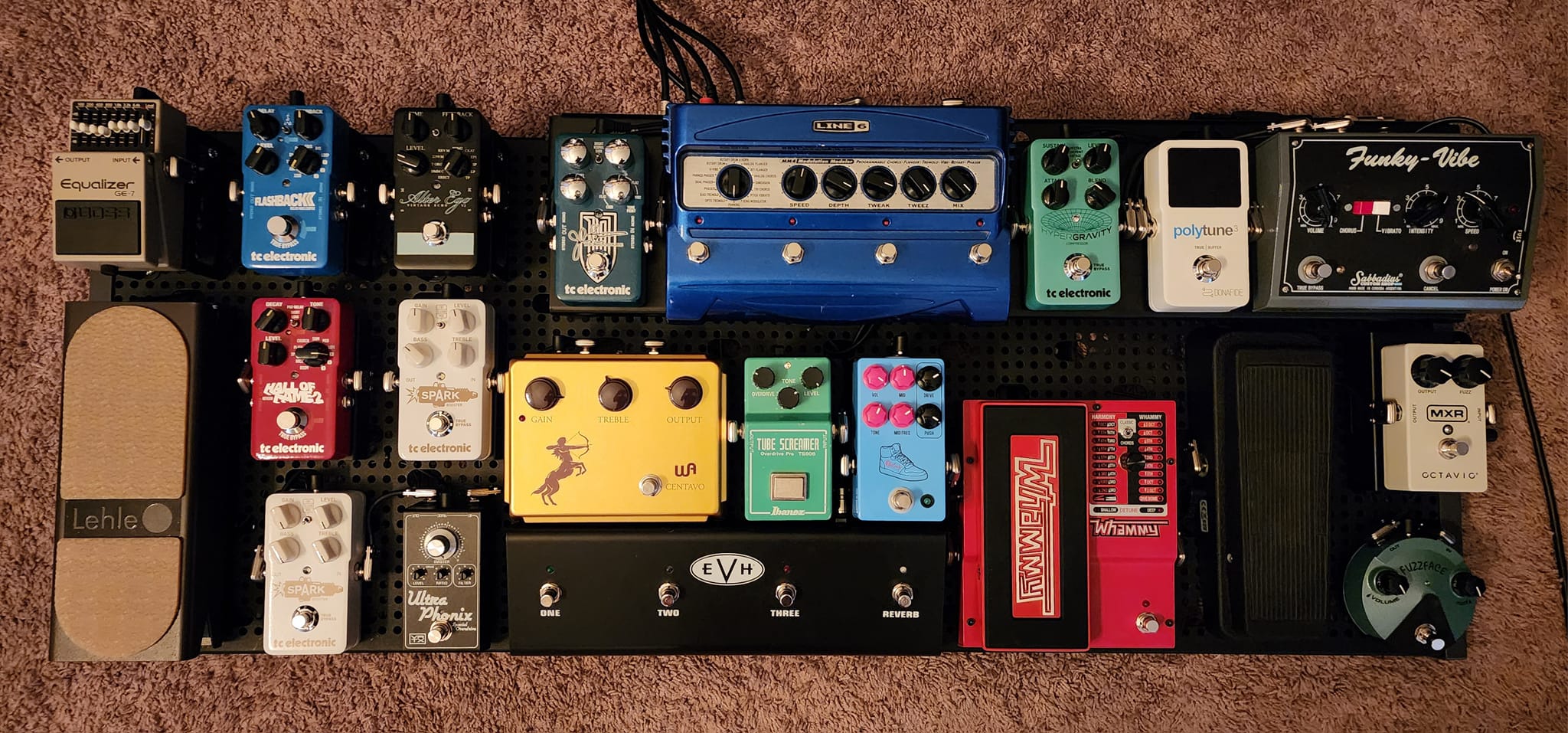 Custom pedalboard setup with JHS Morning Glory boost