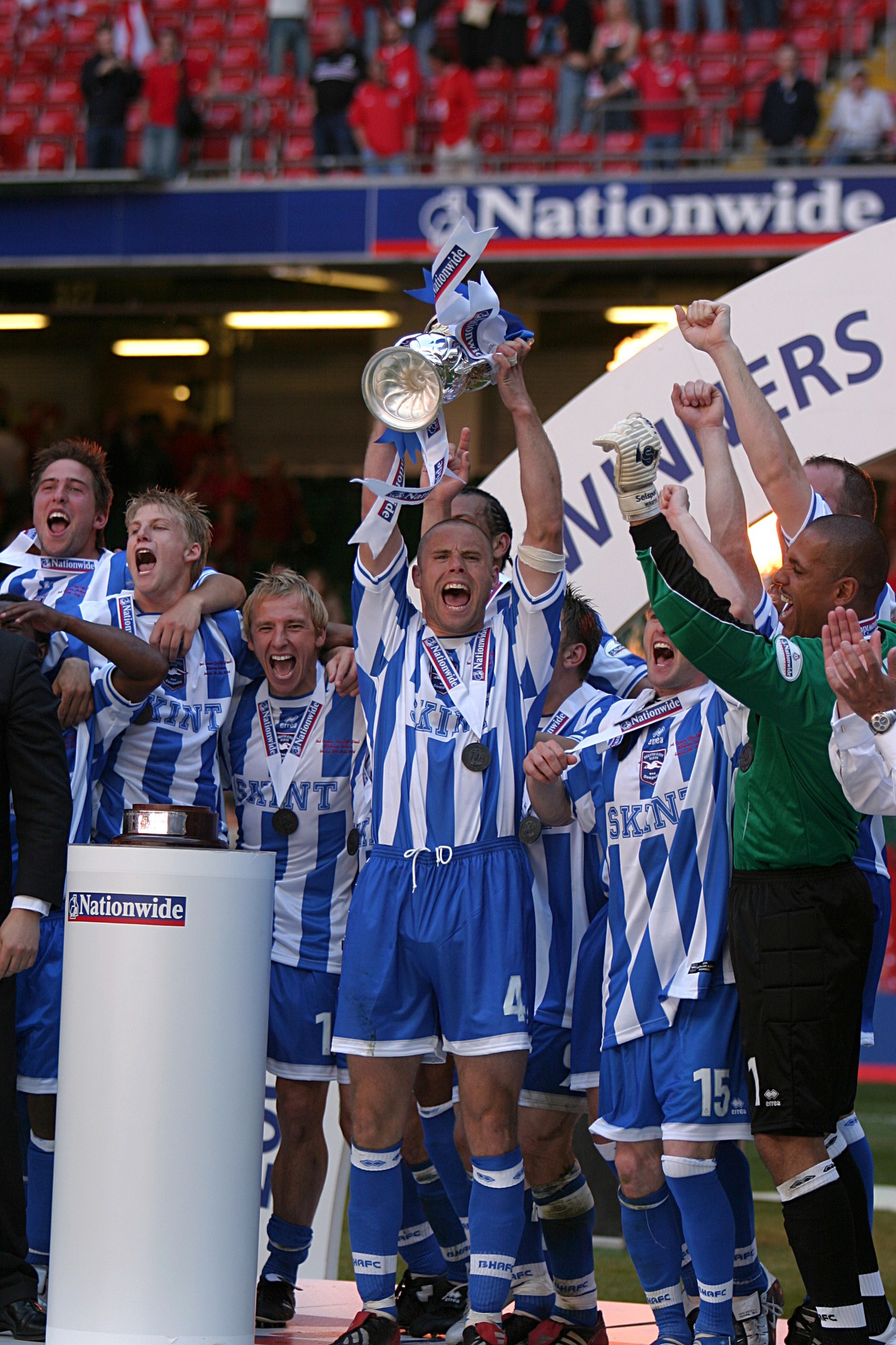 Great memories 💭🤩 #OnThisDay in 2004, we won the Division Two
