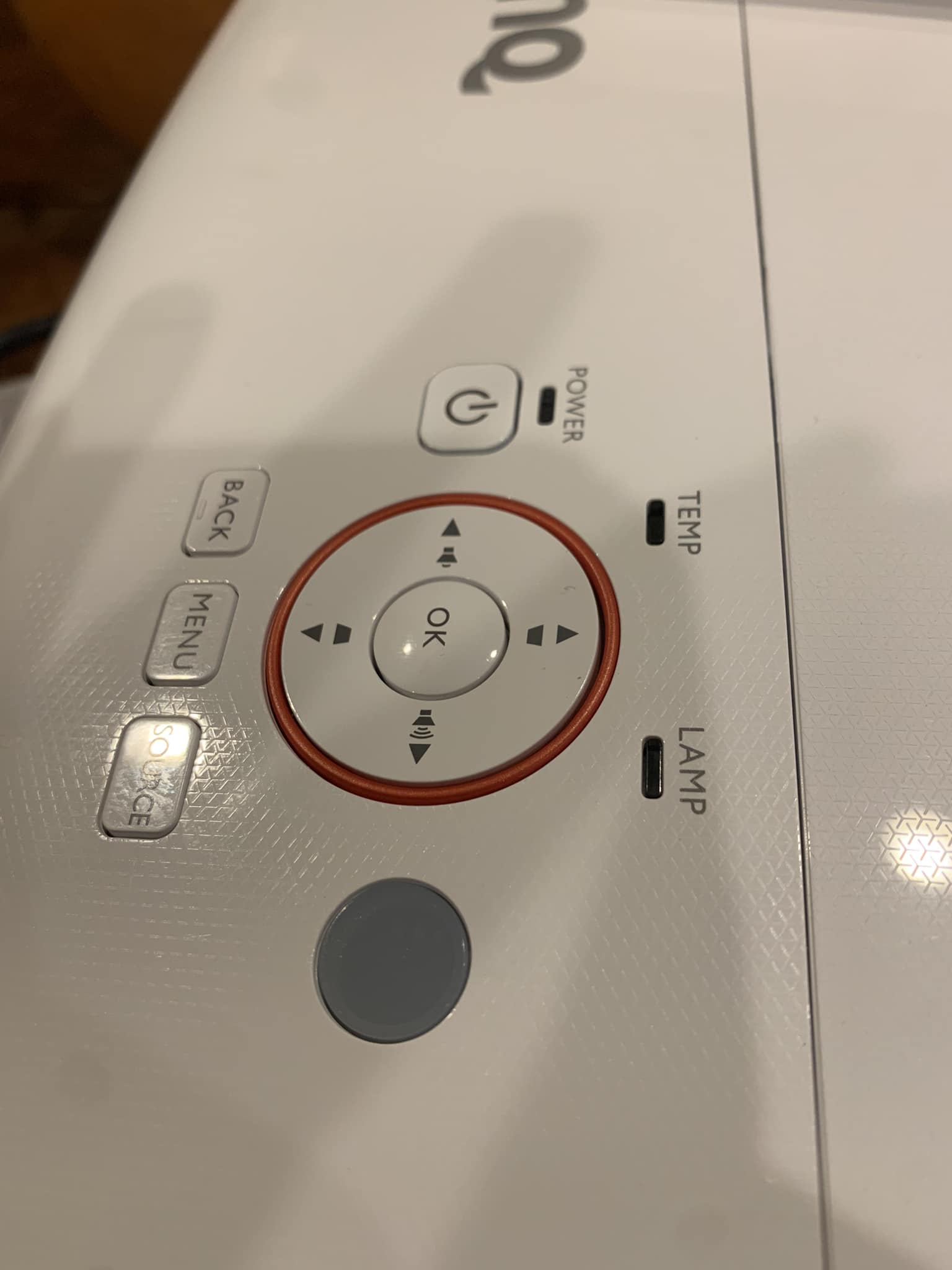 Why does my Benq 2050a projector shut down after a couple of minutes?