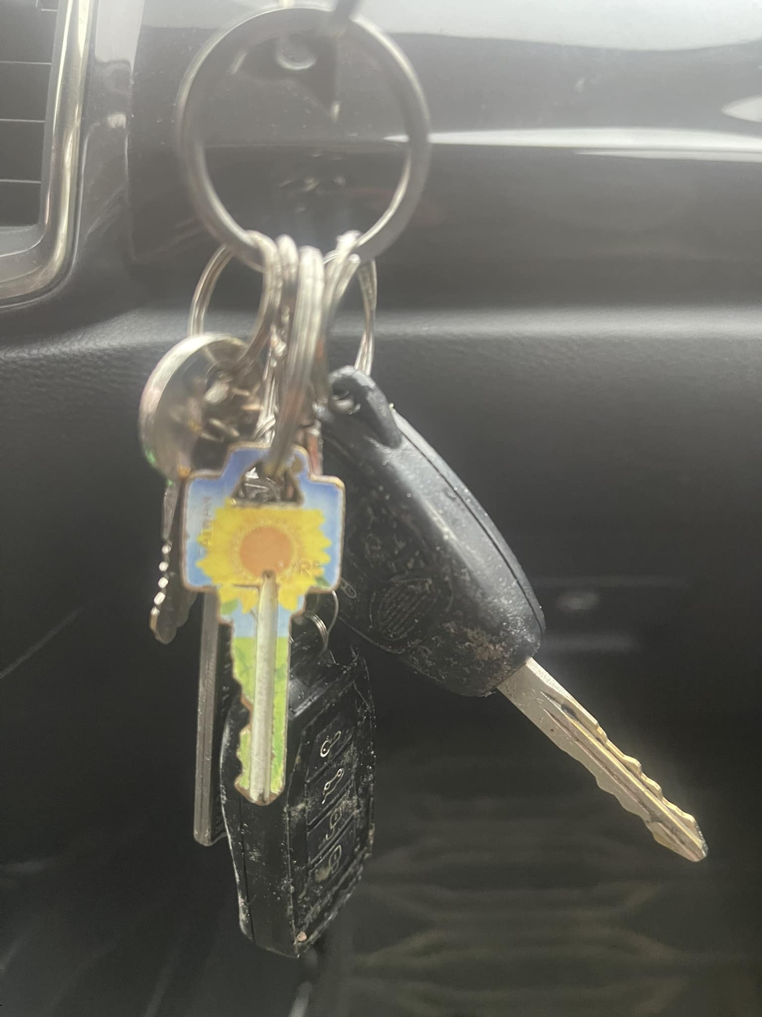 Jessica Fletcher Did It Key Ring - Fun Medallion Keychain In Yellow (25mm)