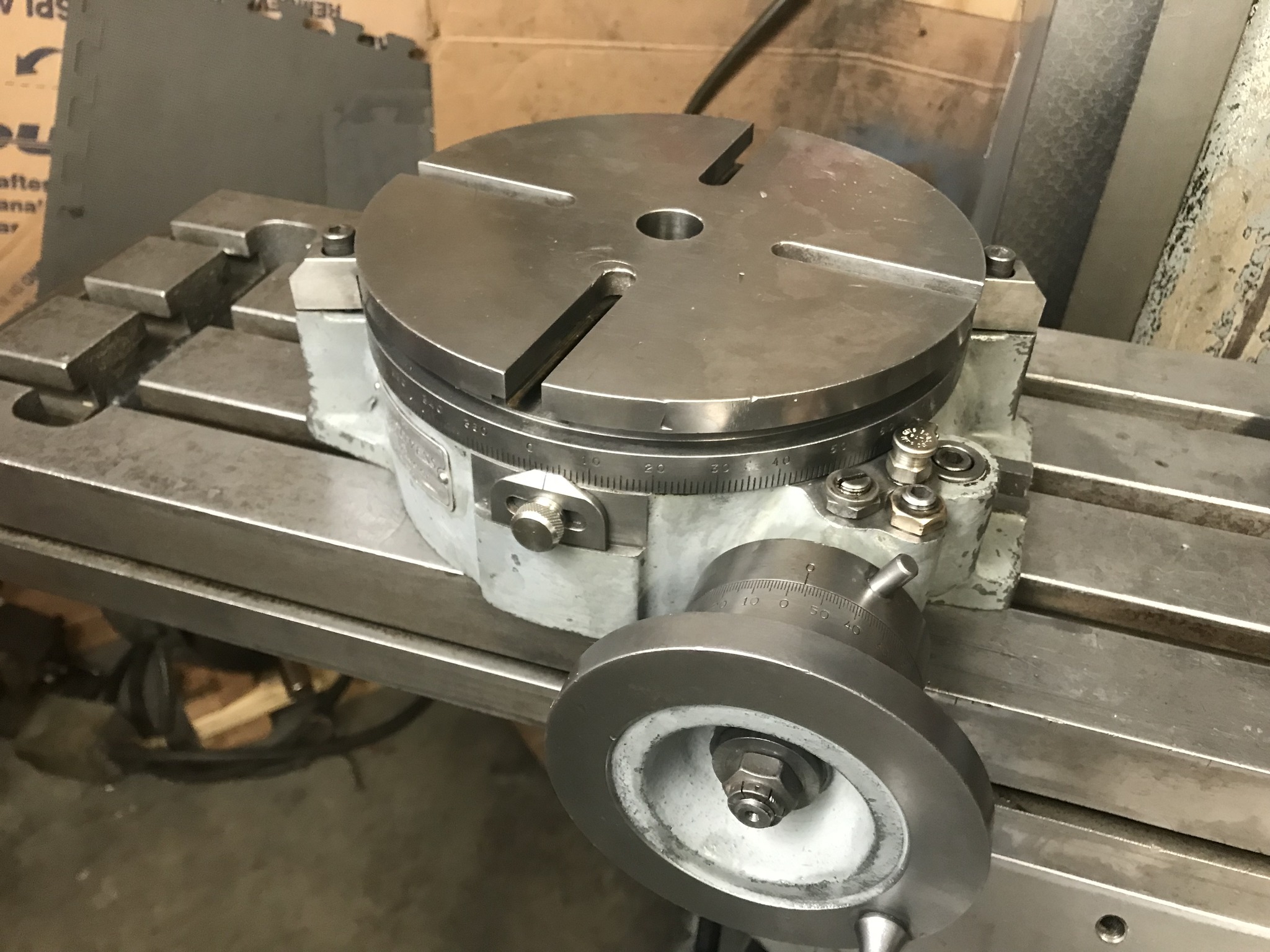 How to mount a chuck on a spinning hub