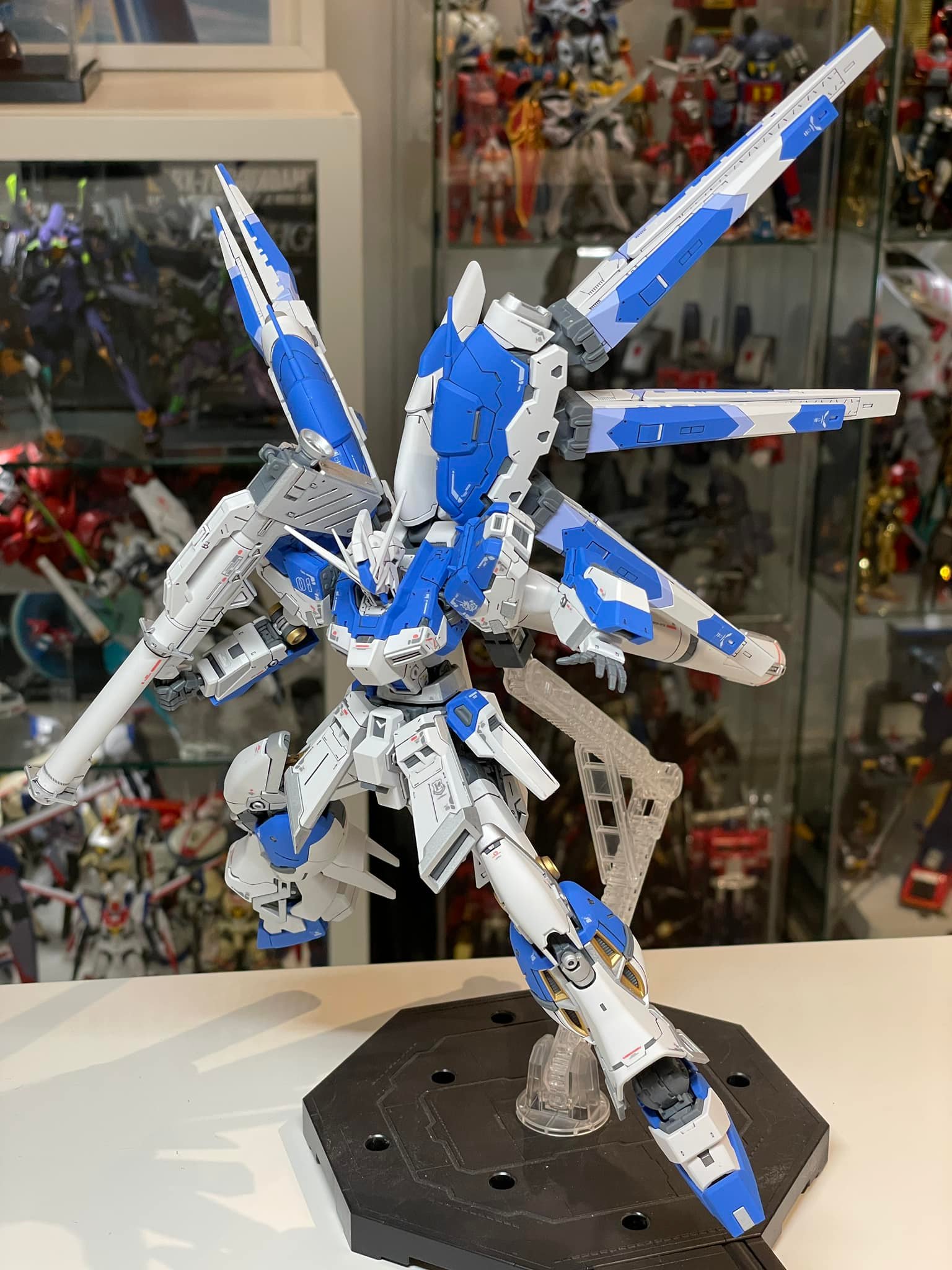 Mô Hình Lắp Ráp Gundam RG 1/144 Nu Gundam