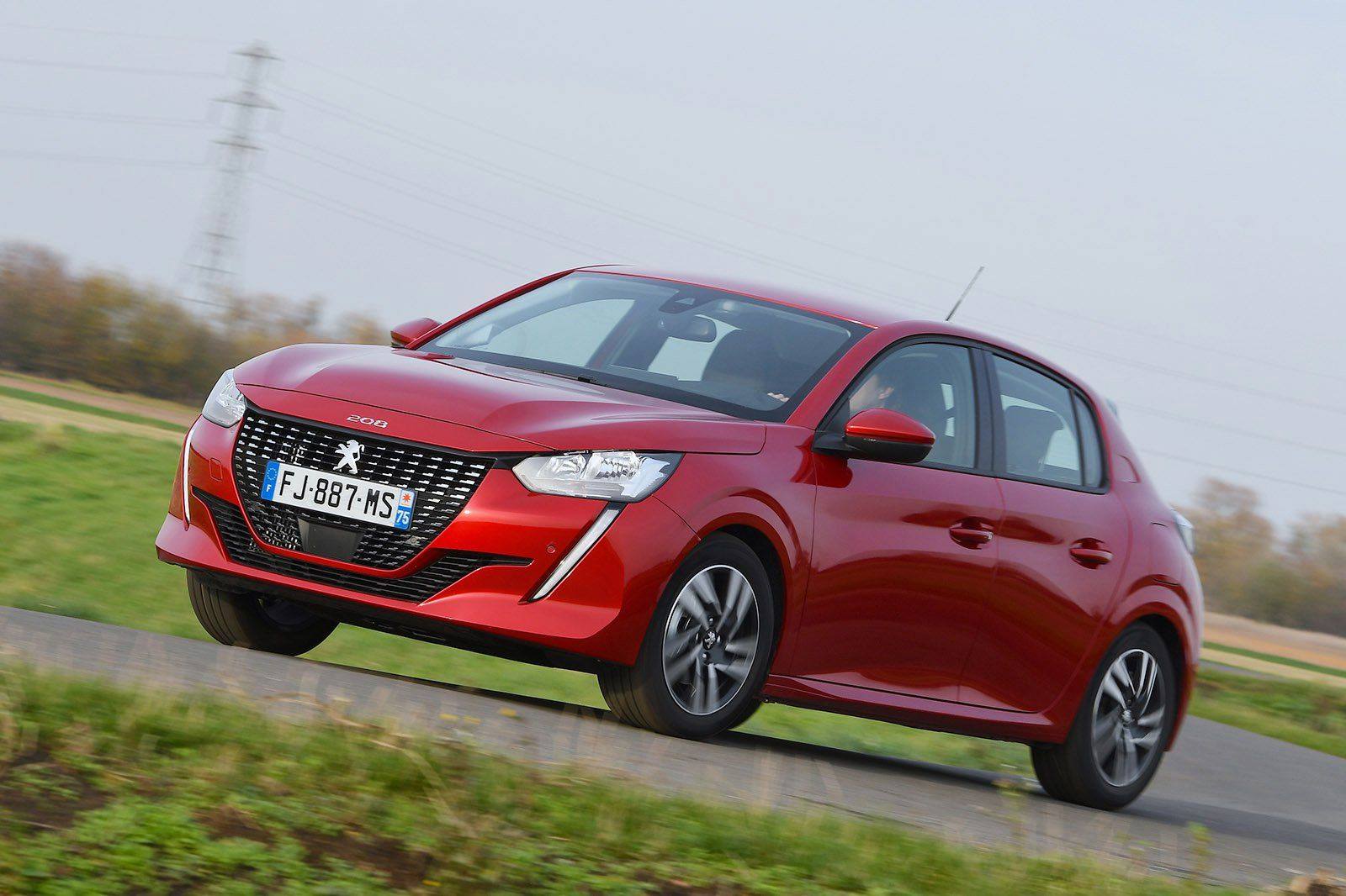 レバー　1.6t With upmarket interiors and lots of standard equipment, the new