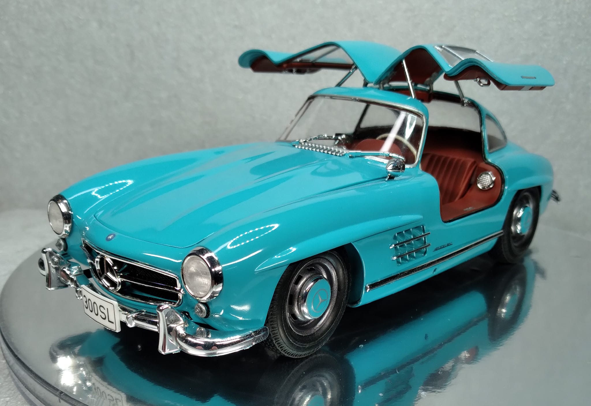 Here is my latest project,the Tamiya Mercedes SL 500 AMG in black