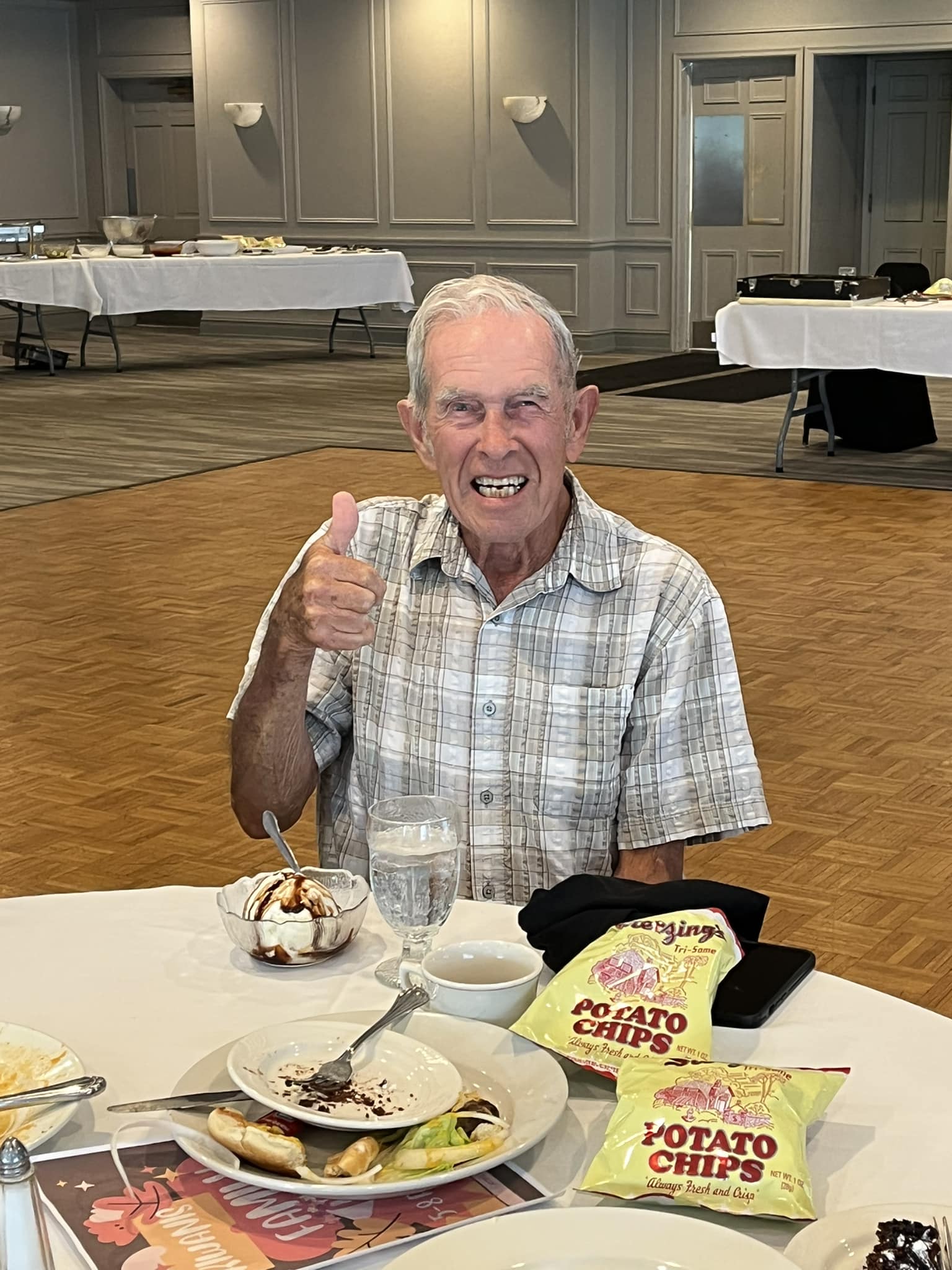 Last week our club said farewell to... - Burlington Kiwanis