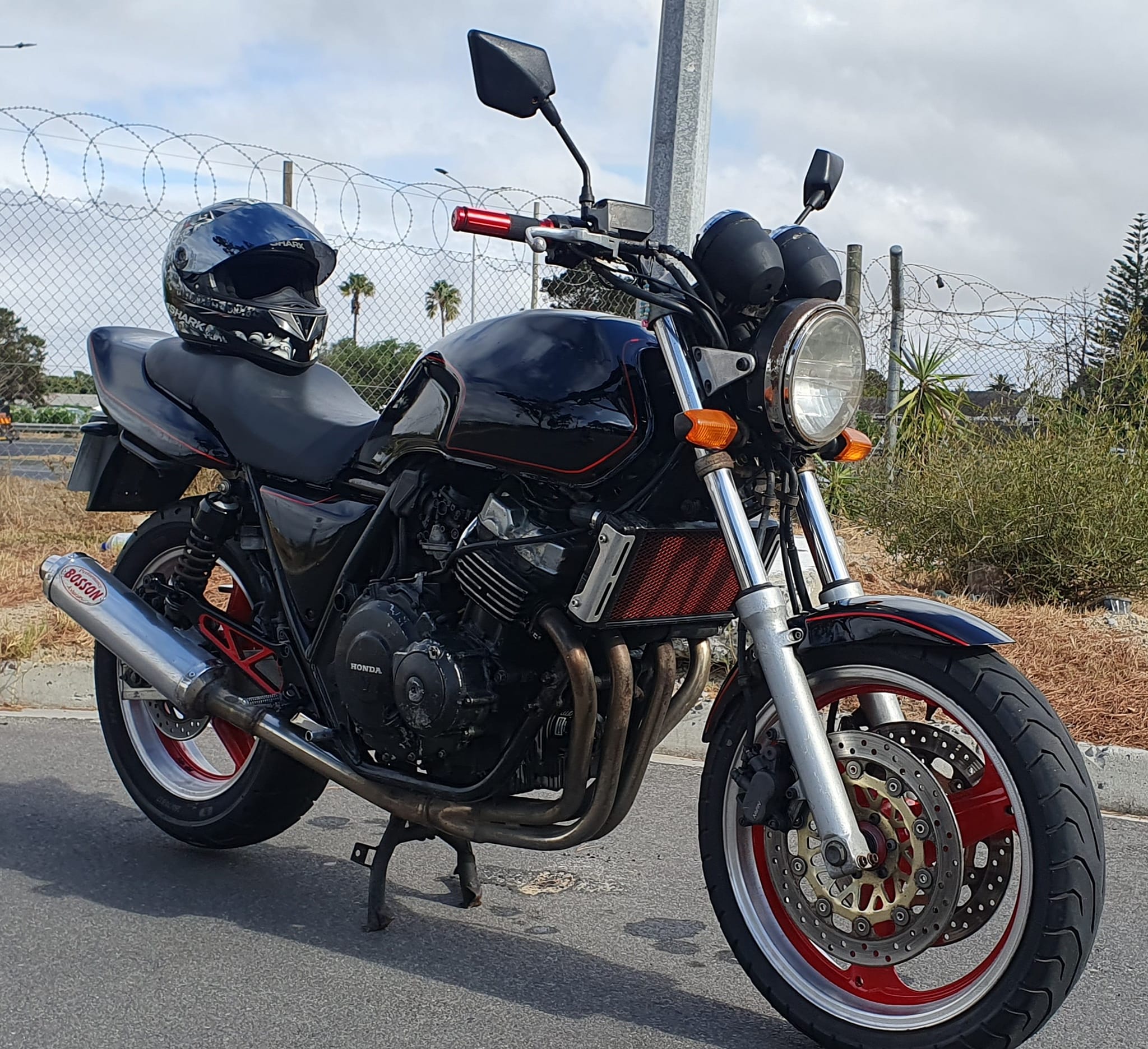 Where to buy Honda CB400 Super Four parts worldwide?