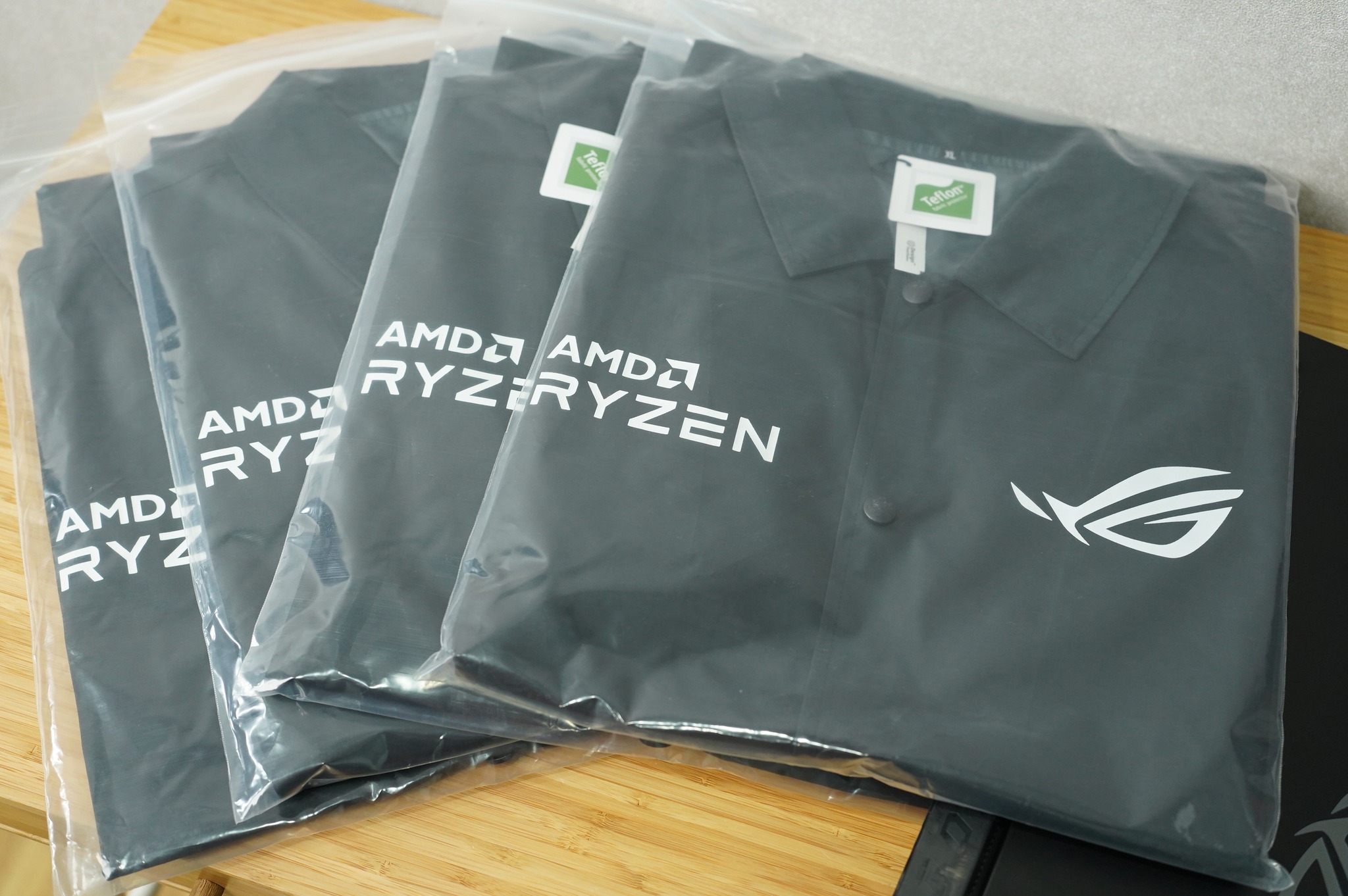 notebookspec - แจกเสื้อ Jacket สุดเท่จาก AMD X ROG... | Facebook