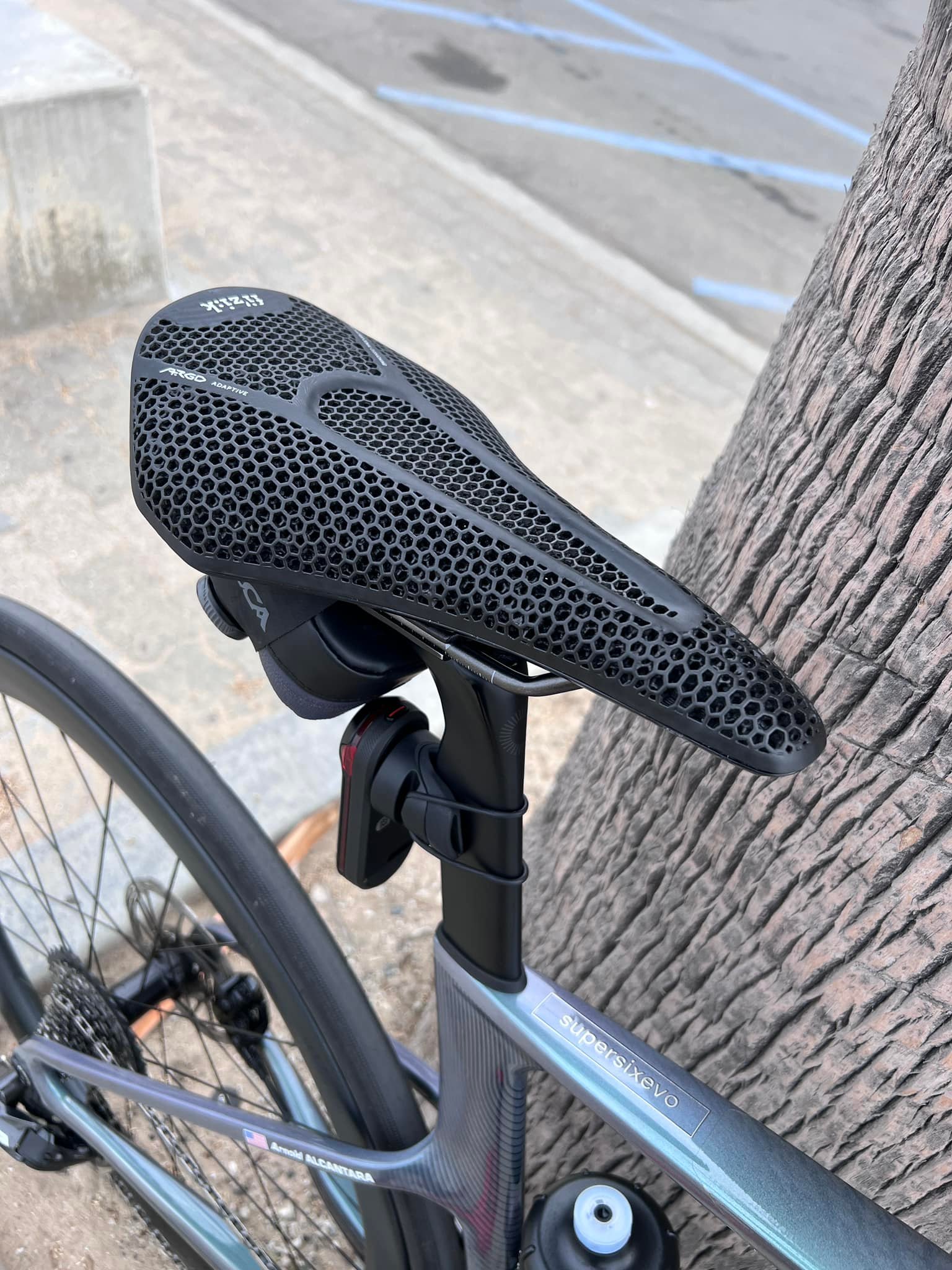 Fizik Vento Argo R3 Adaptive Saddle – 150mm Black, 3D-Printed Comfort