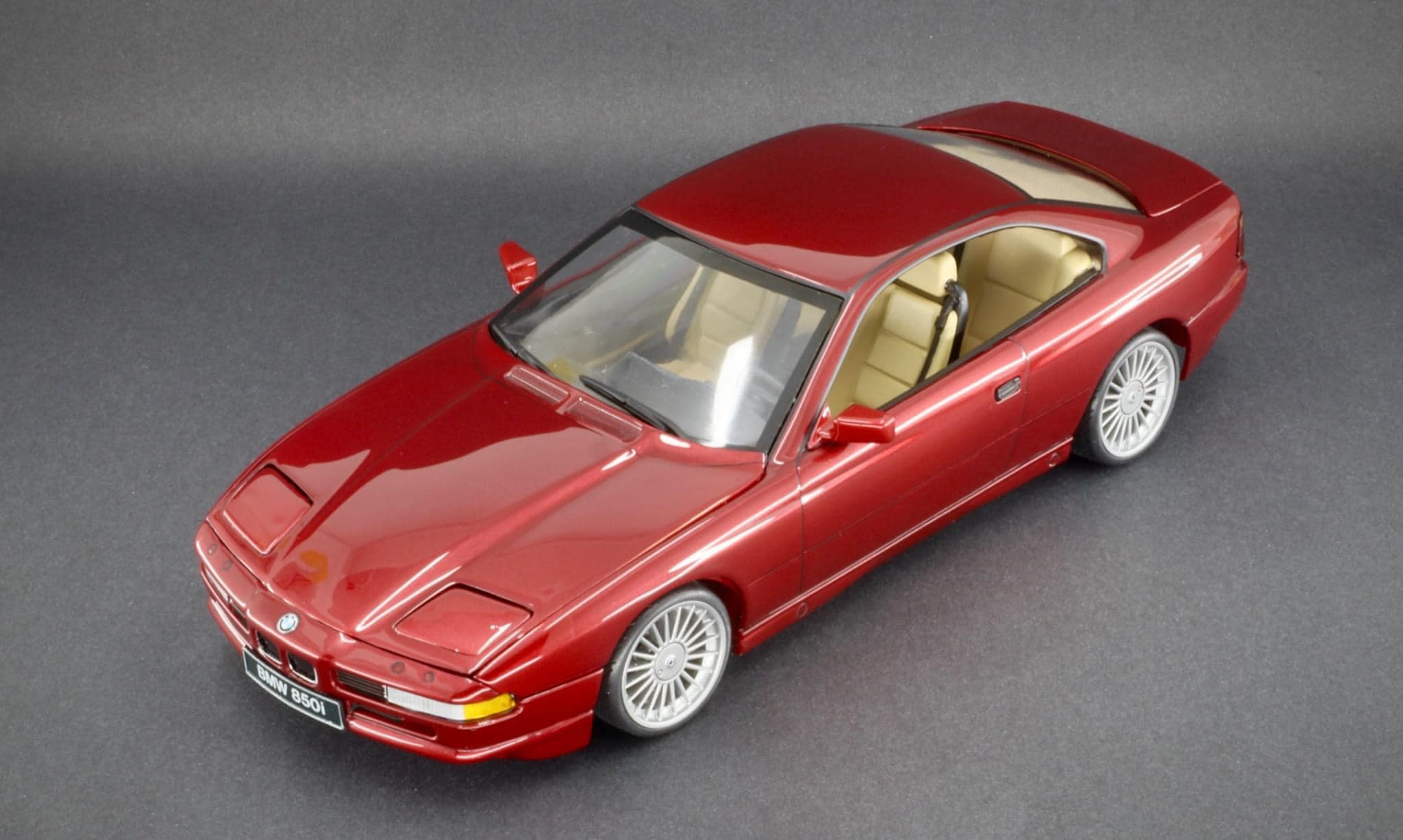 Revell Premium (lol) 1/24 BMW 850i, full build details at the 