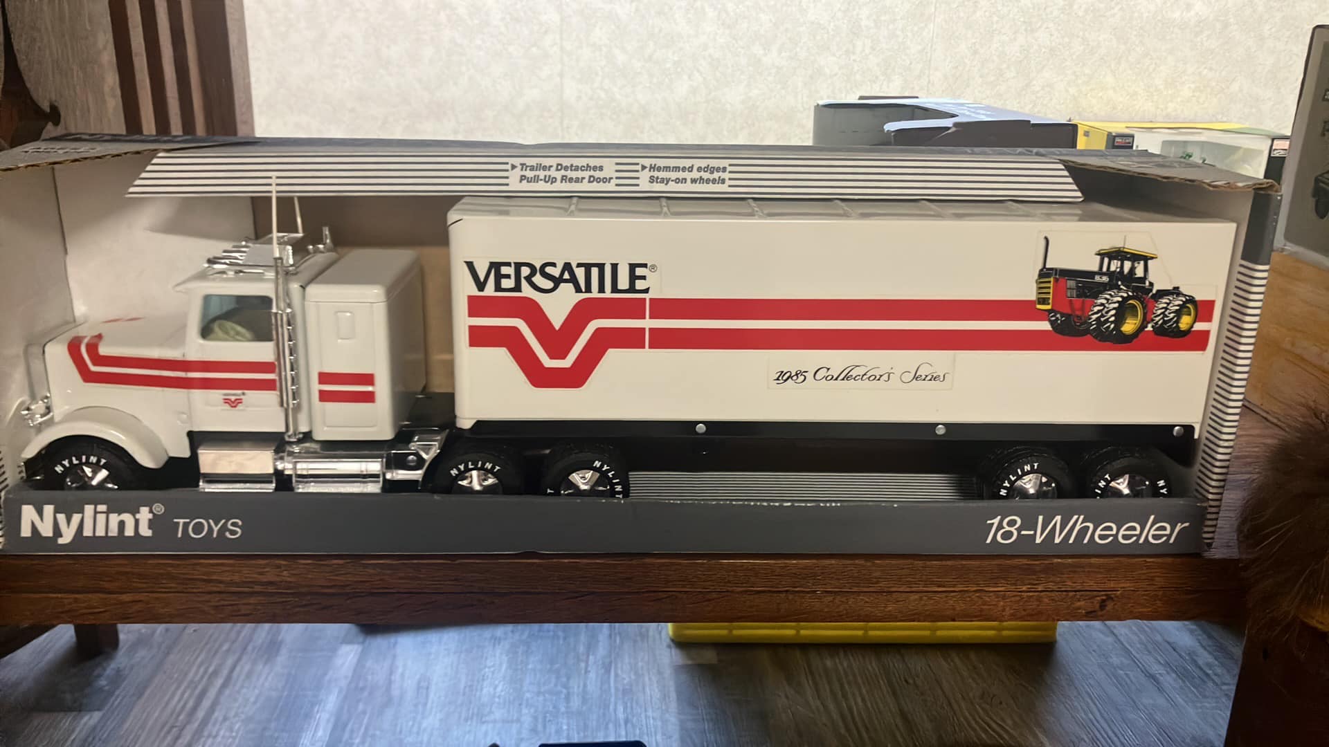 Nylint 18 wheeler differences: language and edition? display picture 1