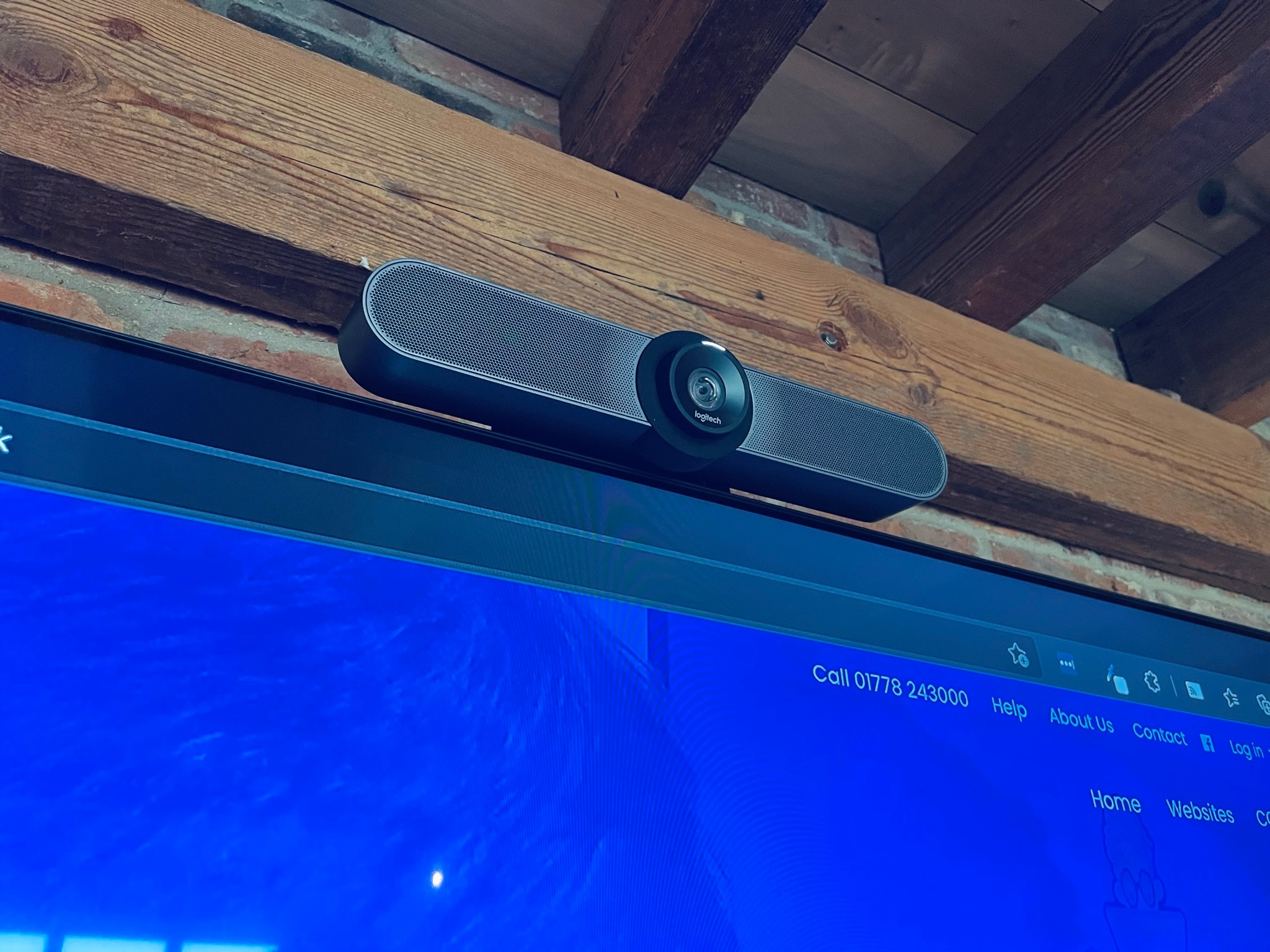 Geekee - A meeting room installation with the Logitech...