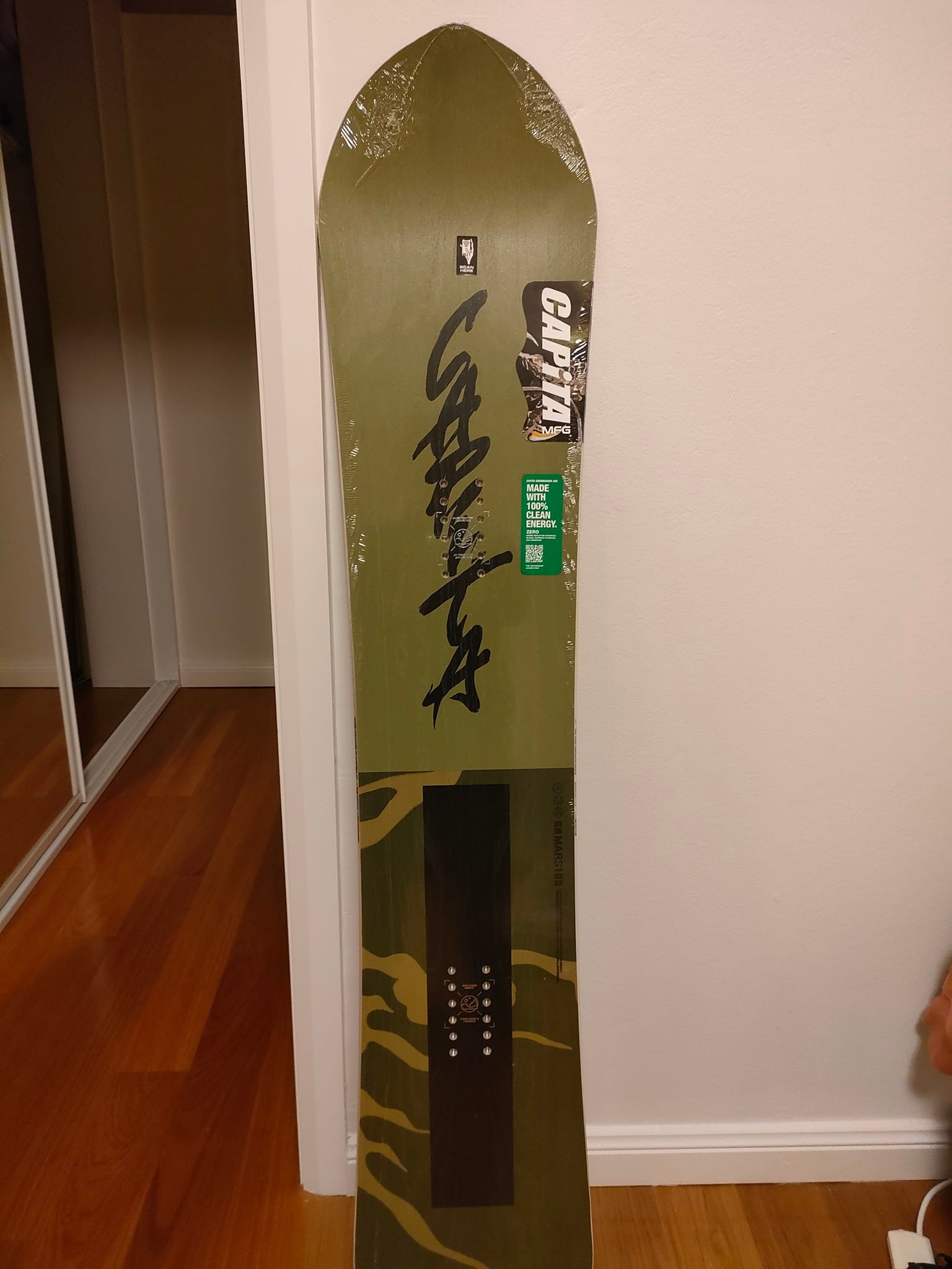 capita mars1 snowboard Mega Mercury 2027 The CAPiTA Mens Pathfinder Camber Snowboard is easy to ride and ready for a winter adventure Capita Mars1 Fleece Hoodie -