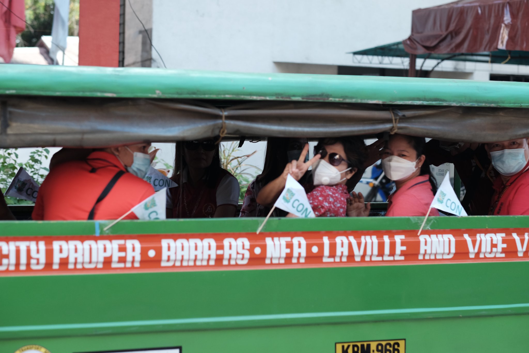 Here are some snapshots of the early morning motorcade today. The ...