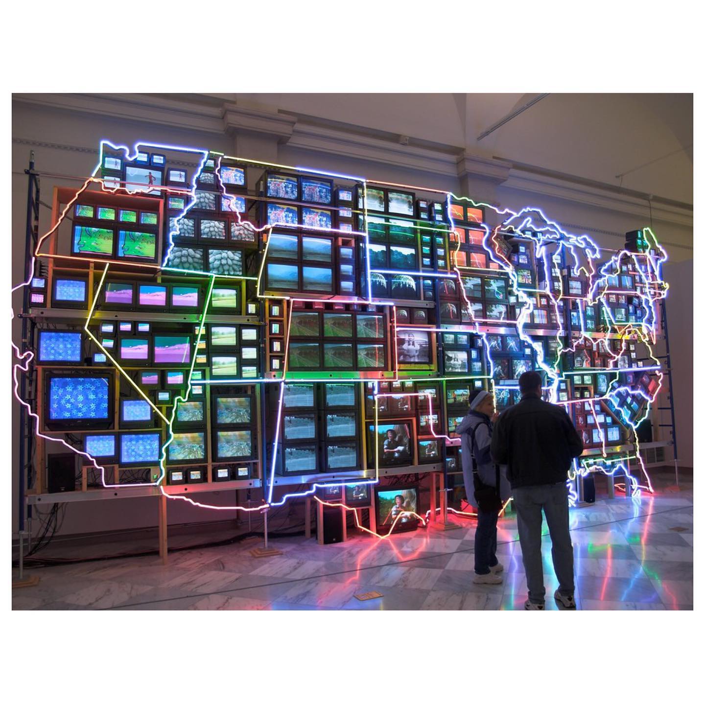 Art and Electronic Media メディアアート Art and Electronic Media メディアアート Art and Electronic Media