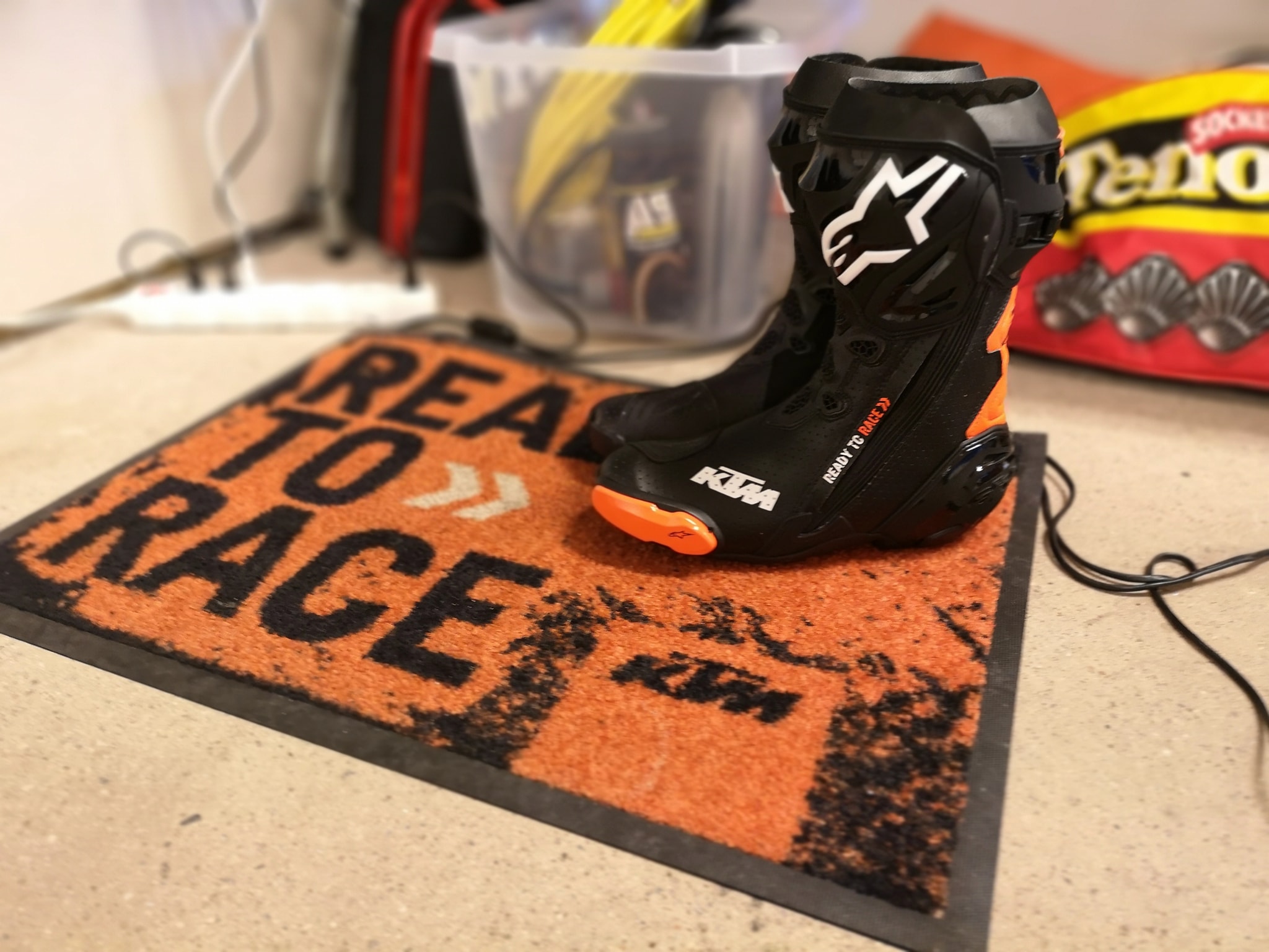 KTM - It can be a track day or work commute, the SUPERTECH R boots 