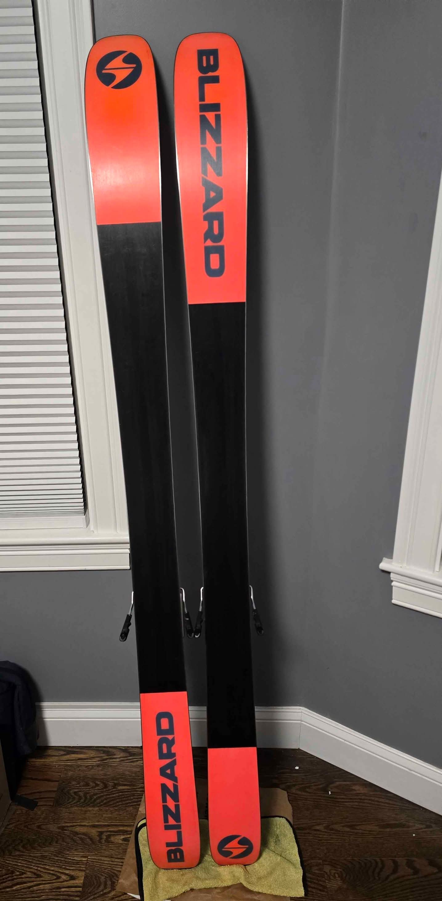 Selling a pair of 2025 Blizzard Rustler 9 skis in 180 length with 