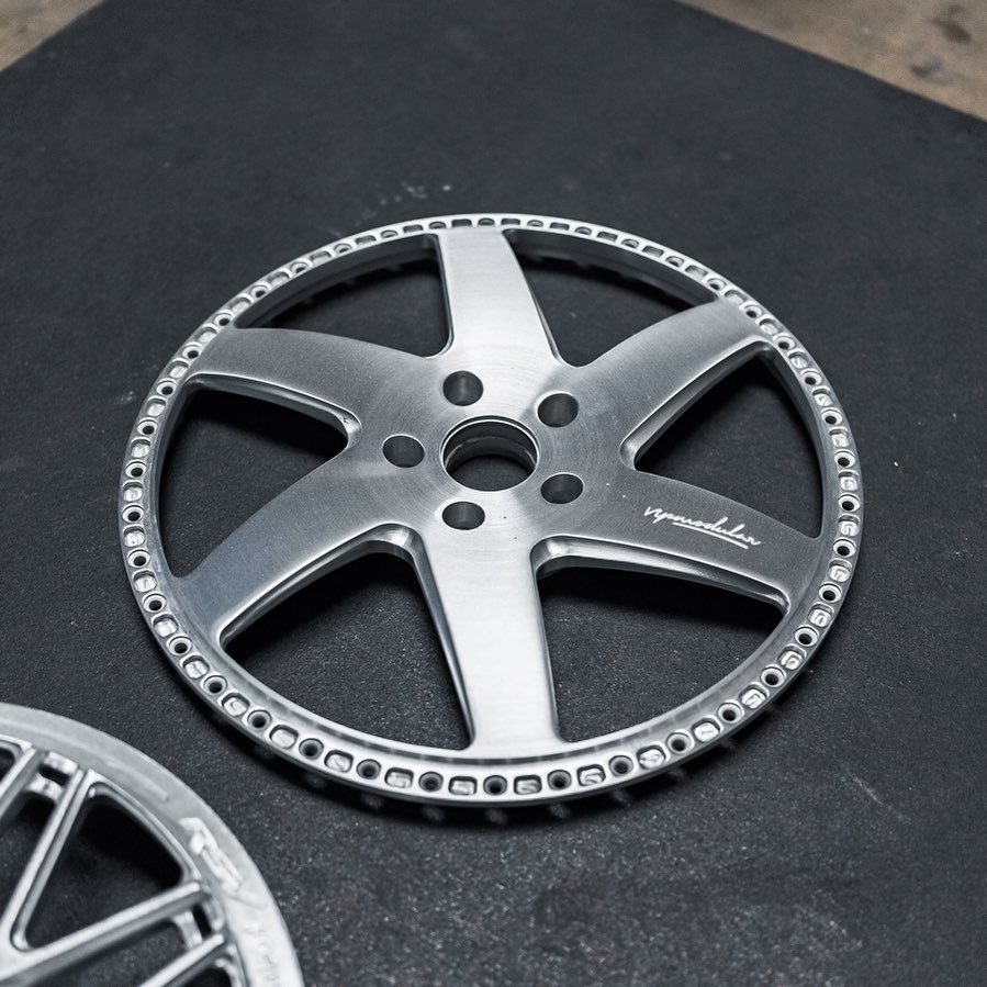 An art of its own , VL-750 -... - VIP Modular Wheels