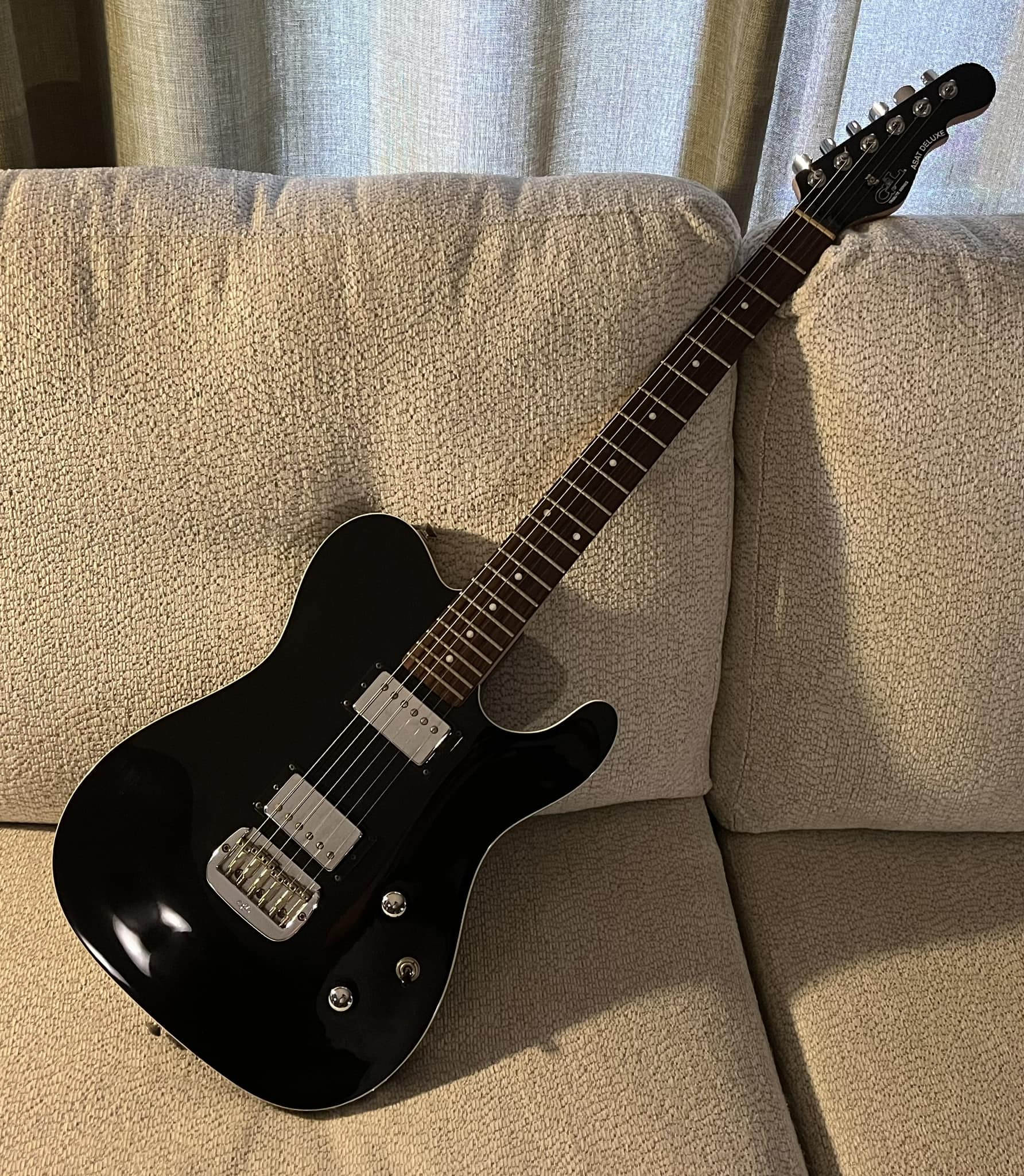 I just picked up this sweet thing…G&L ASAT Classic USA, double bound