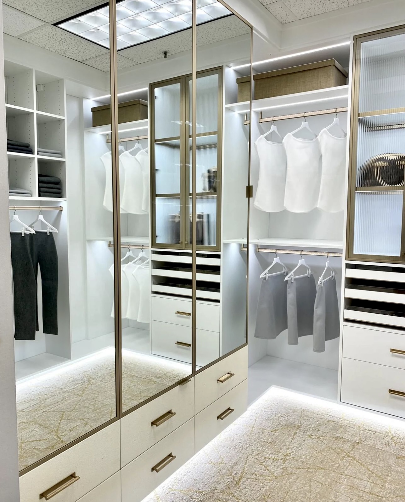 Curated visual reference: California In A California Closets Showroom You Can Collaborate With Photo Inspiration
