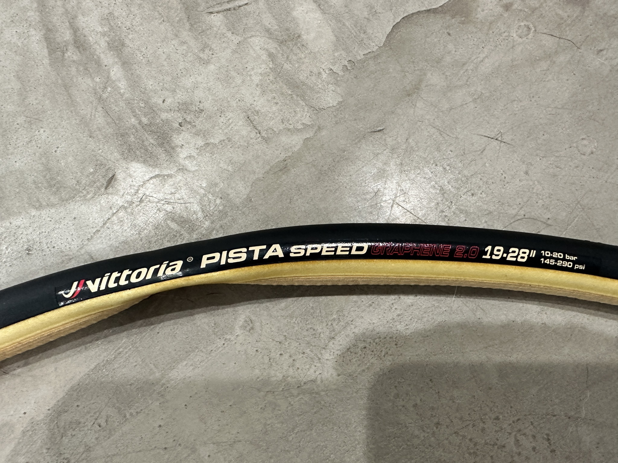 Pneu Vittoria Pista Oro Tubular - 28x23mm Avec Flanc Tan Et Technologie Graphene 2.0
