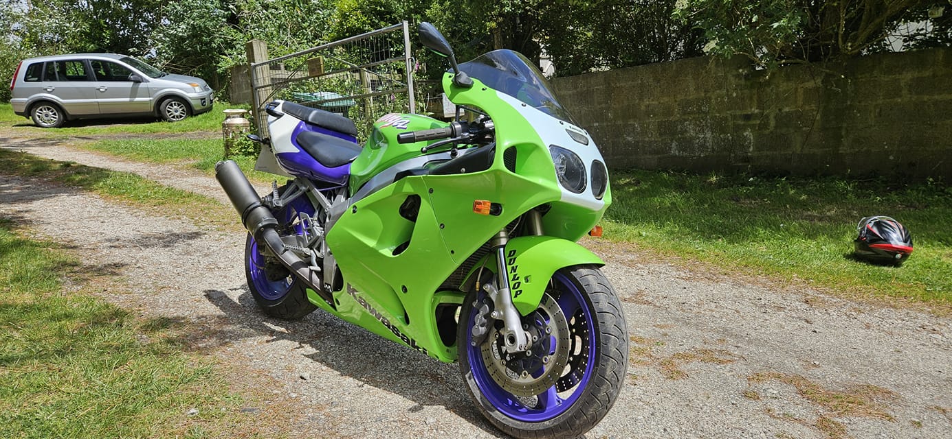 Me on my sympathetically restored, mint ZX7R.
