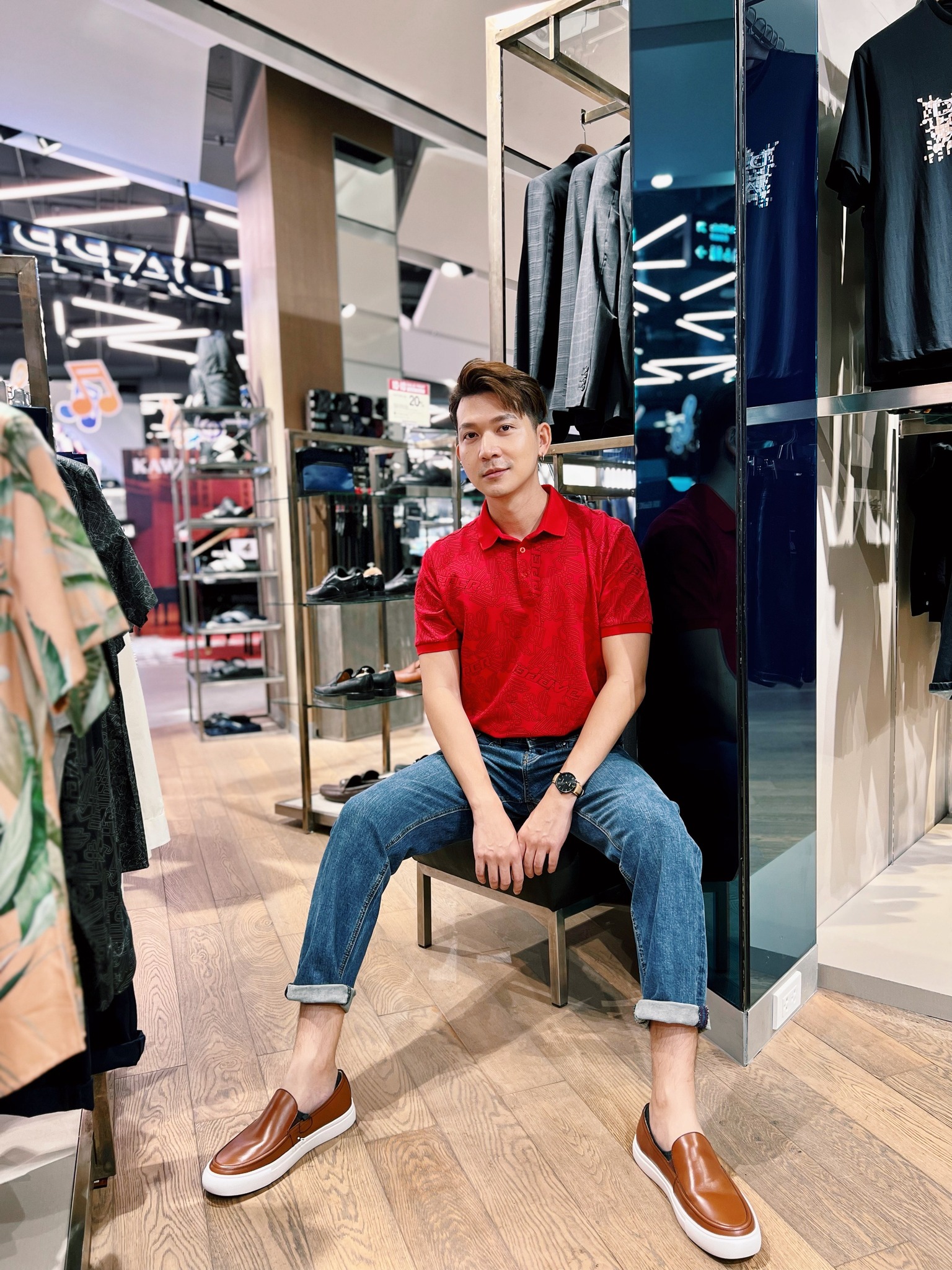 DAPPER - 🚨 เติมสีสันให้กับลุควันหยุดนี้ไปกับ New...