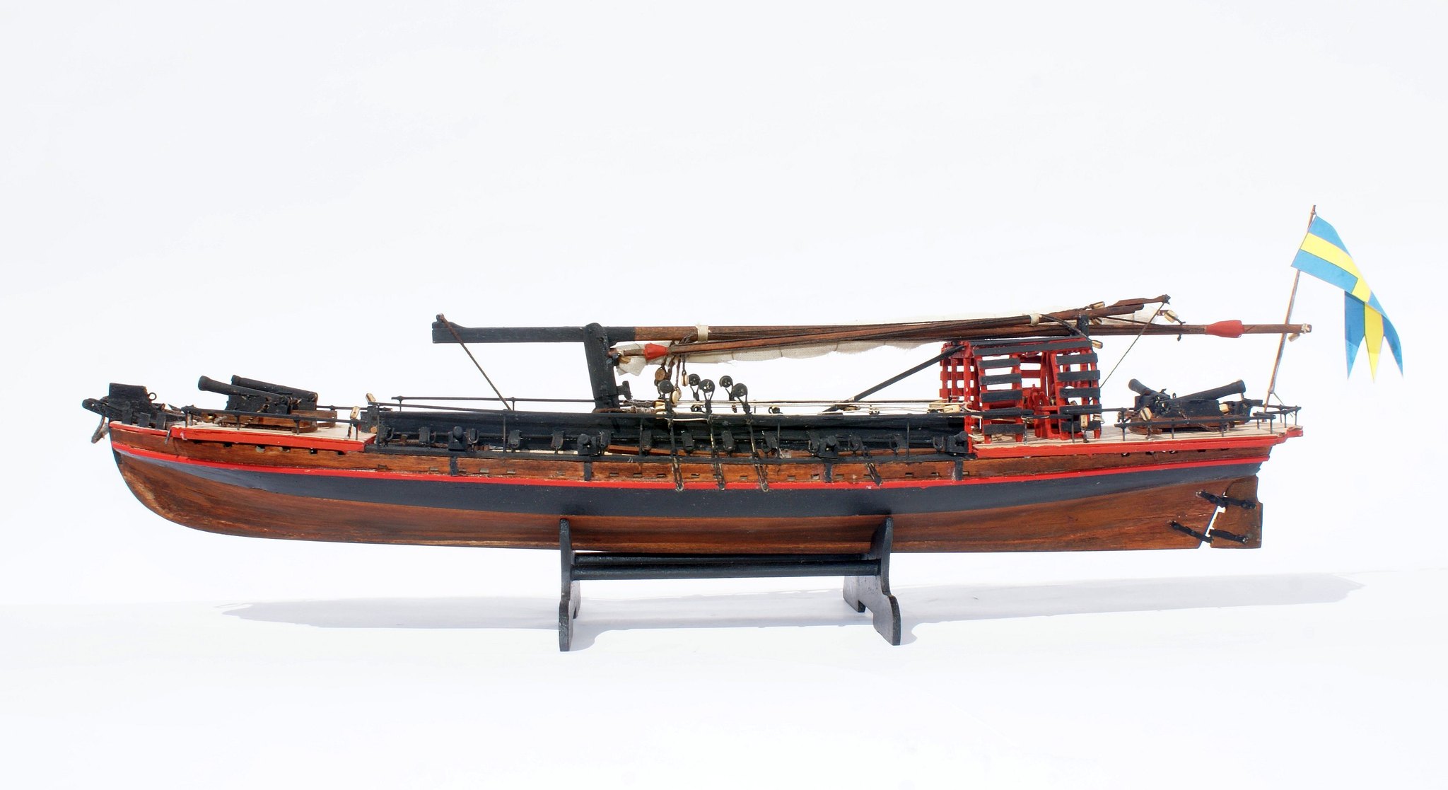 BLUE SHADOW - United States Navy Brig 1778 by Mamoli. The brig